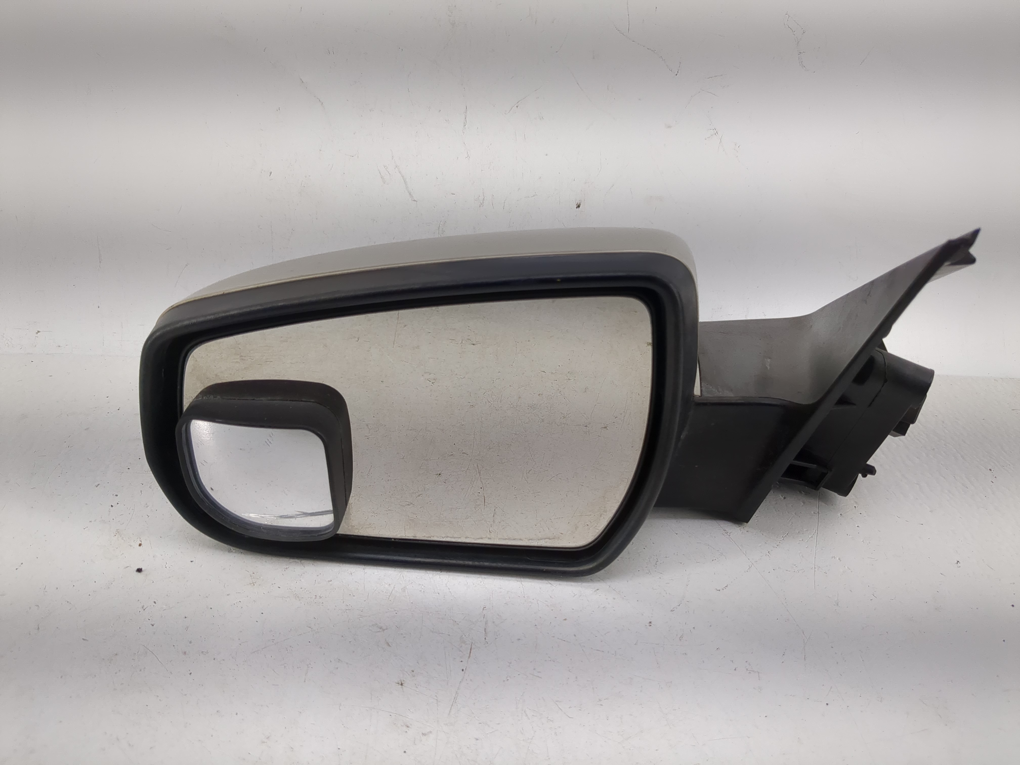 2013-2013 Chevrolet Malibu Driver Left Side View Power Door Mirror Tan 1209750 - Oemusedautoparts1.com