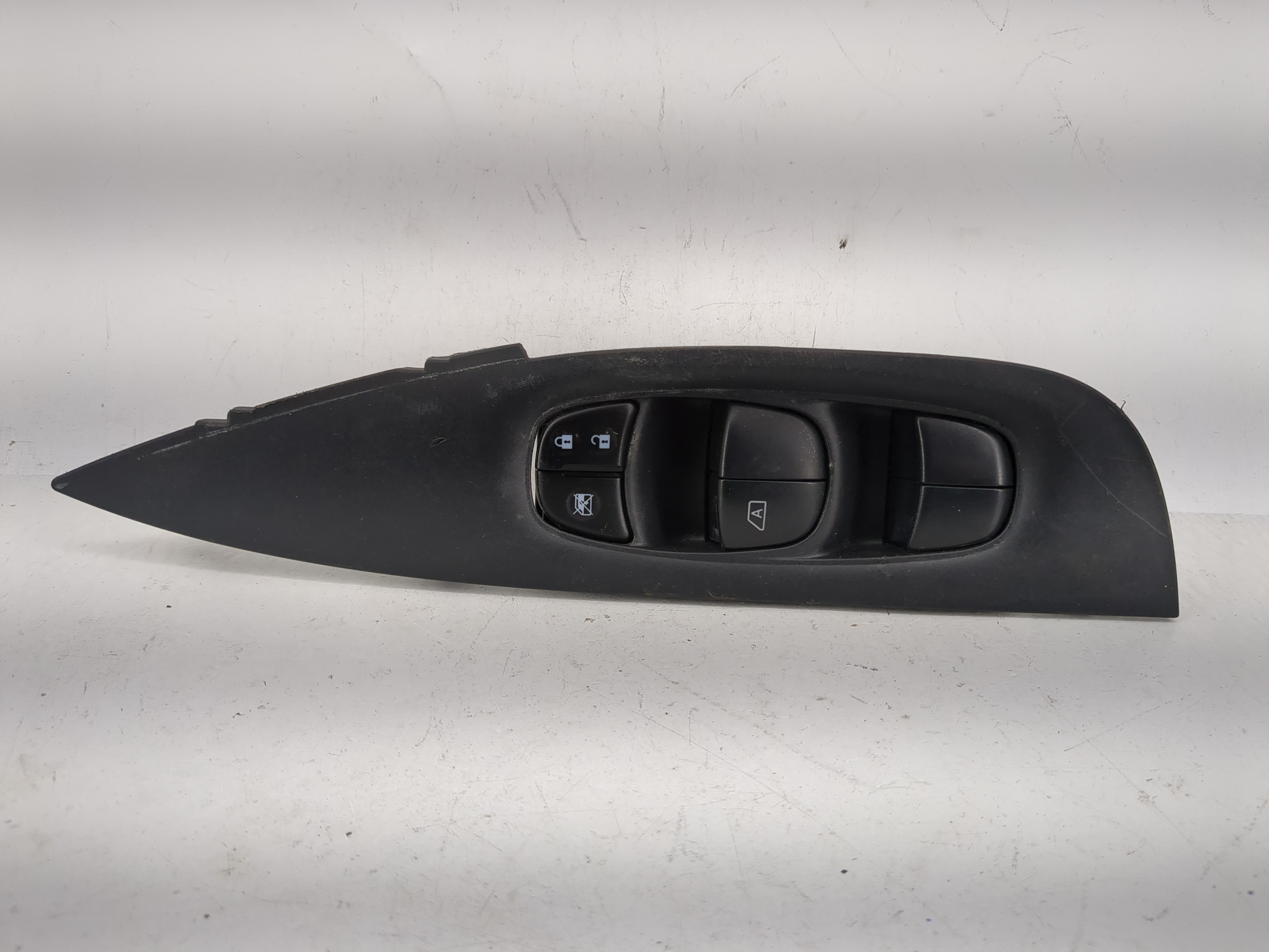 2014-2020 Nissan Rogue Driver Left Door Master Power Window Switch 1209780 - Oemusedautoparts1.com