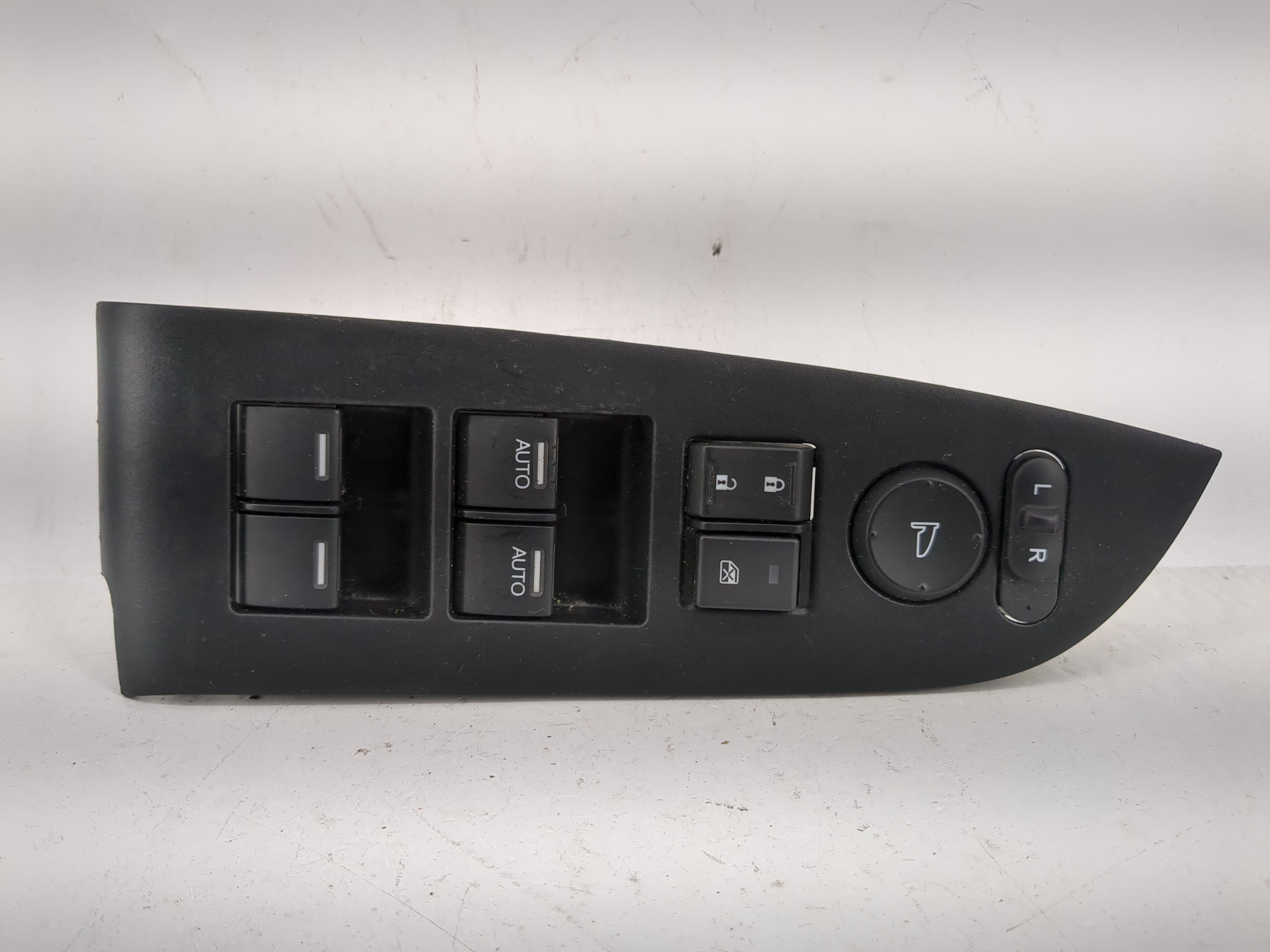 2011-2013 Honda Odyssey Driver Left Door Master Power Window Switch 1209782 - Oemusedautoparts1.com