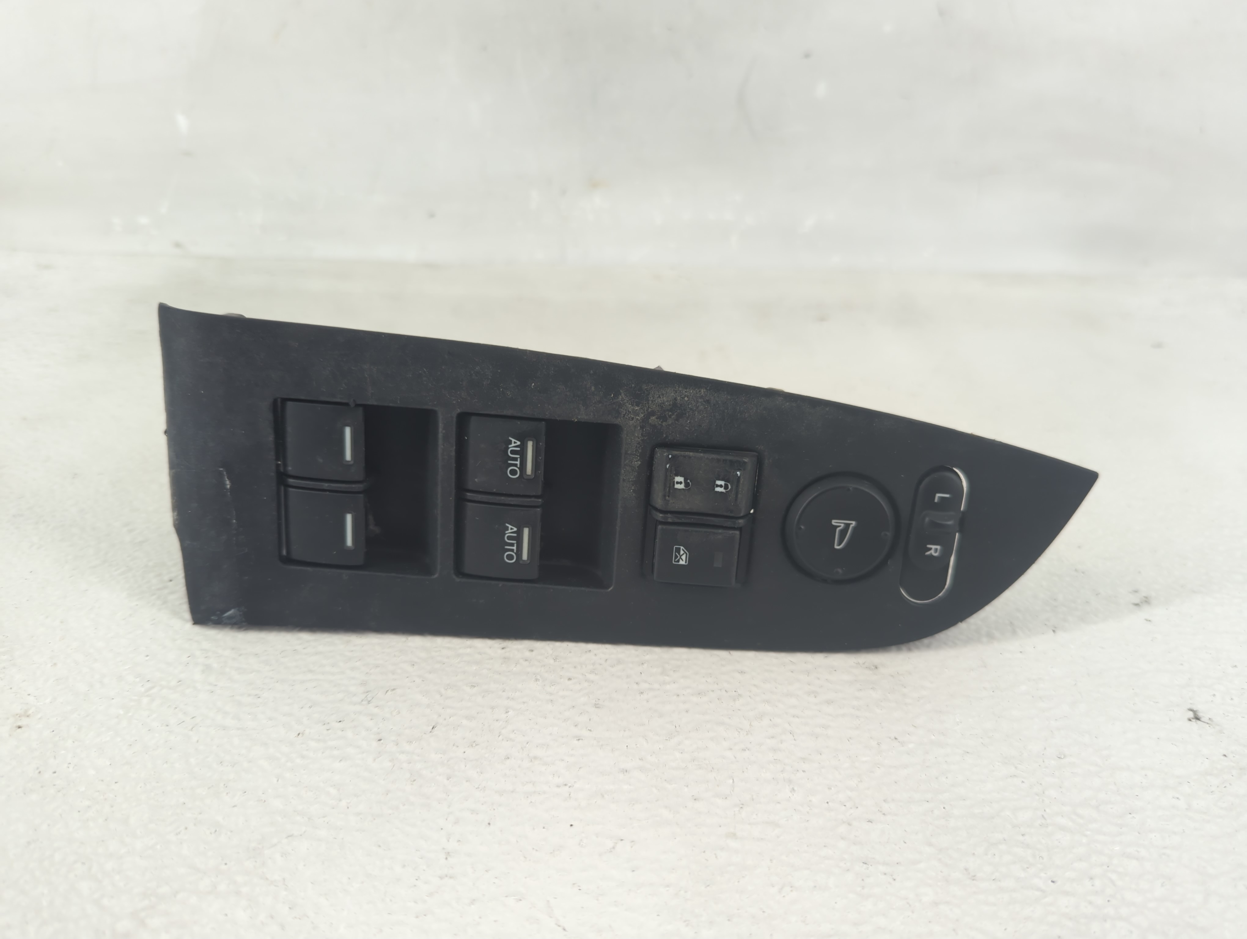 2011-2013 Honda Odyssey Driver Left Door Master Power Window Switch 1209882 - Oemusedautoparts1.com