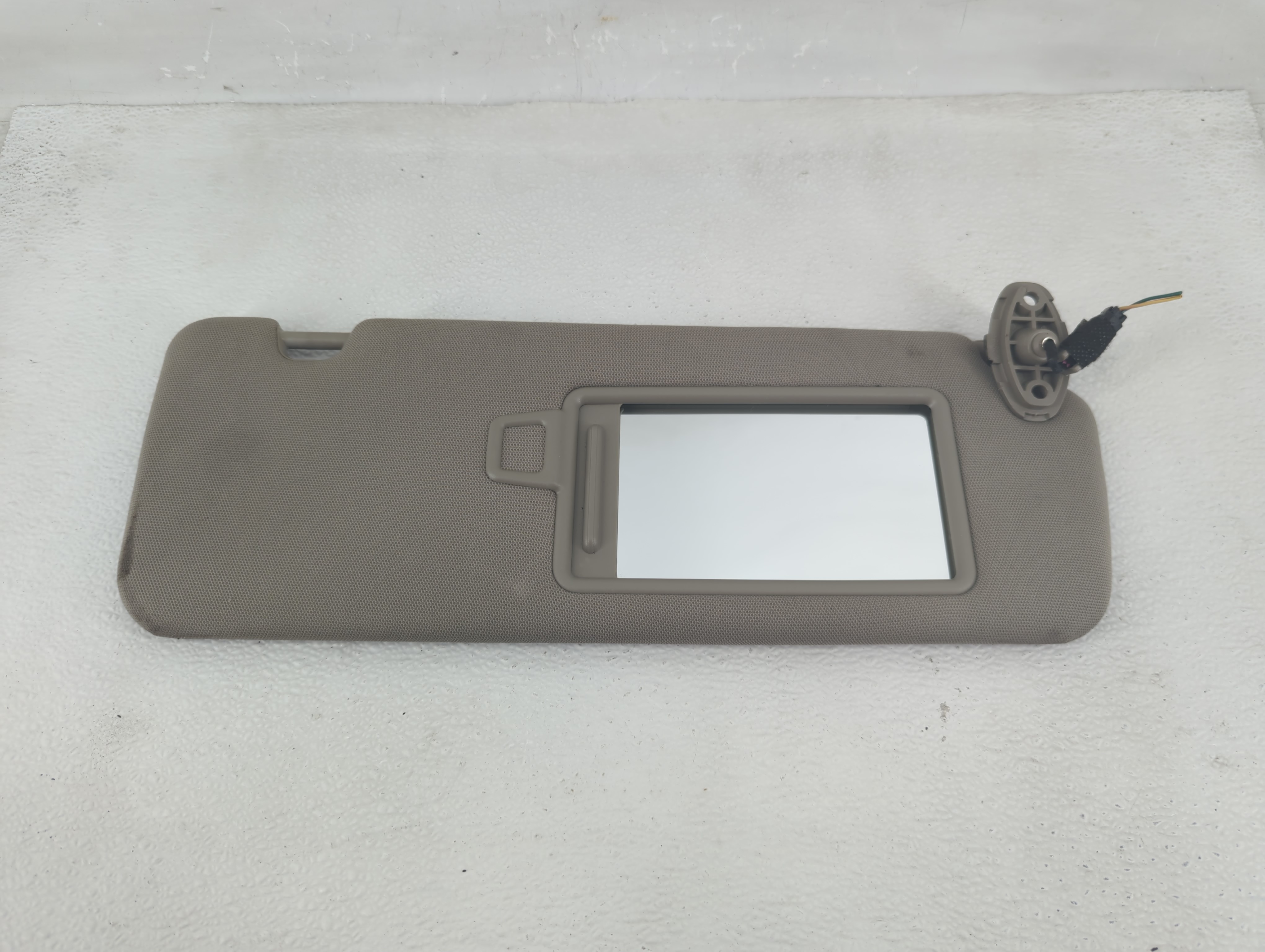 2016-2020 Kia Sorento Passenger Sun Visor Mirror Right Sunvisor Grey 1209900 - Oemusedautoparts1.com