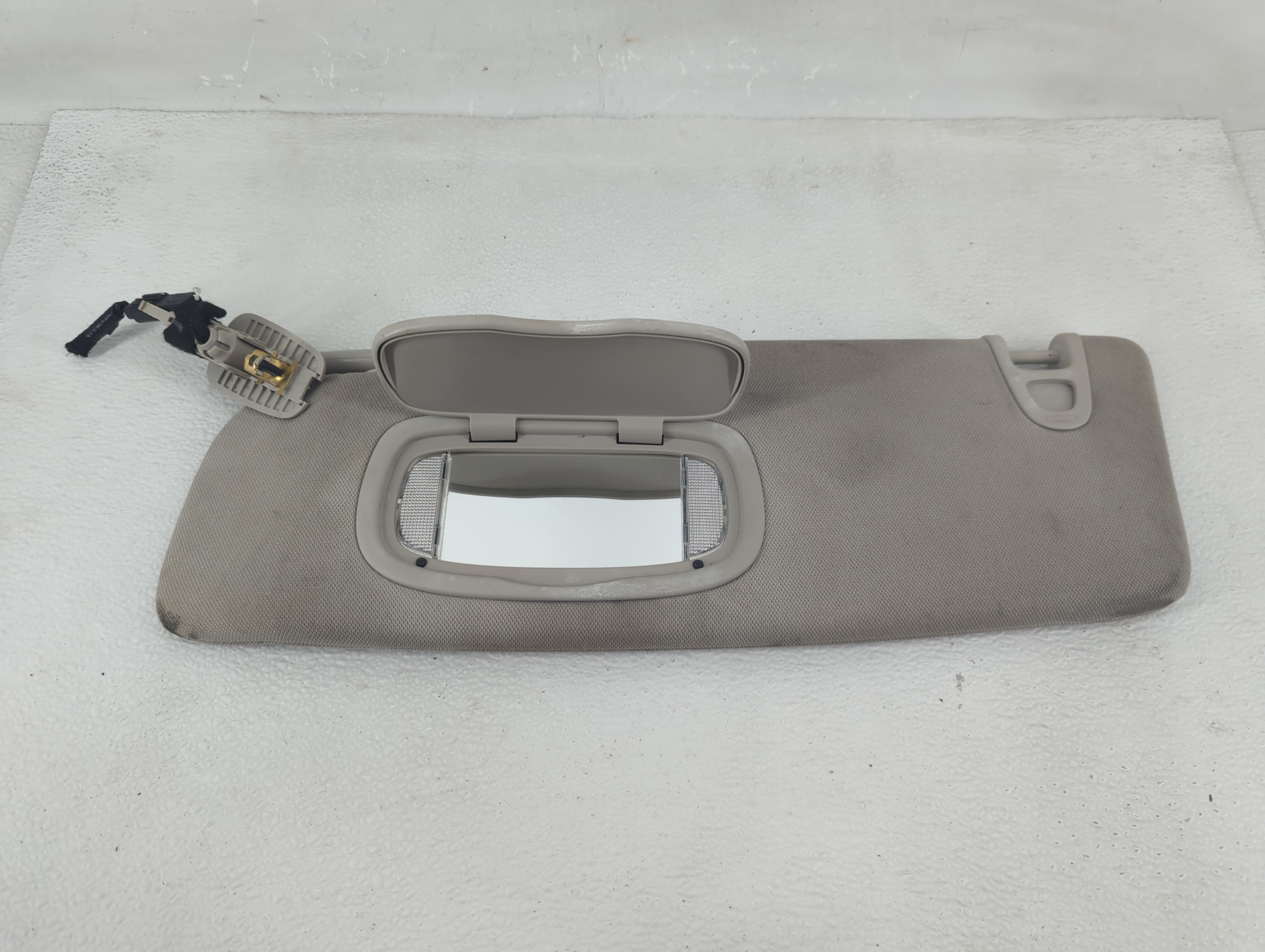 2020-2022 Chrysler Voyager Driver Sun Visor Mirror Left Sunvisor Grey 1209903 - Oemusedautoparts1.com
