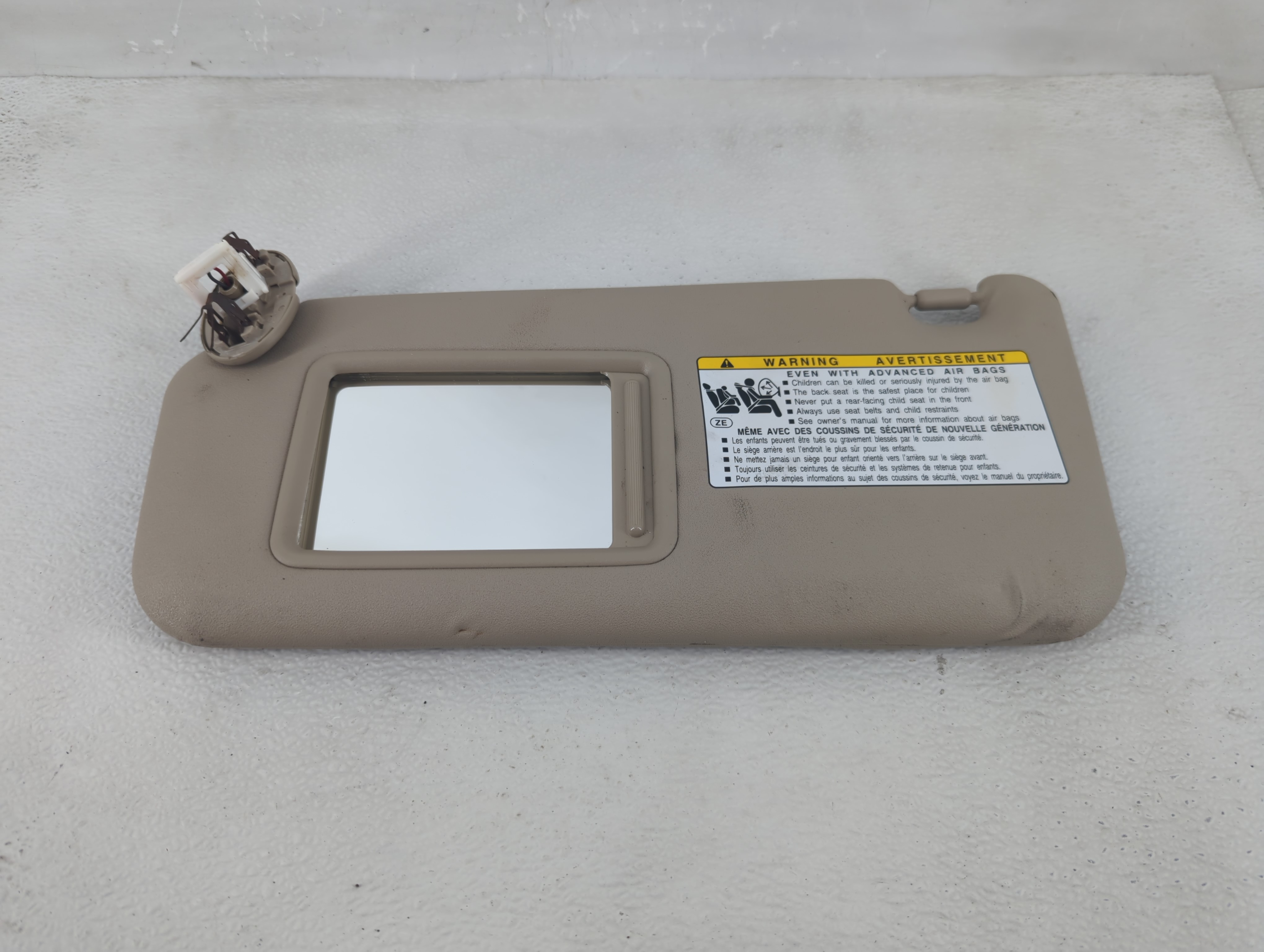 2006-2009 Toyota Rav4 Driver Sun Visor Mirror Left Sunvisor Beige 1209966 - Oemusedautoparts1.com