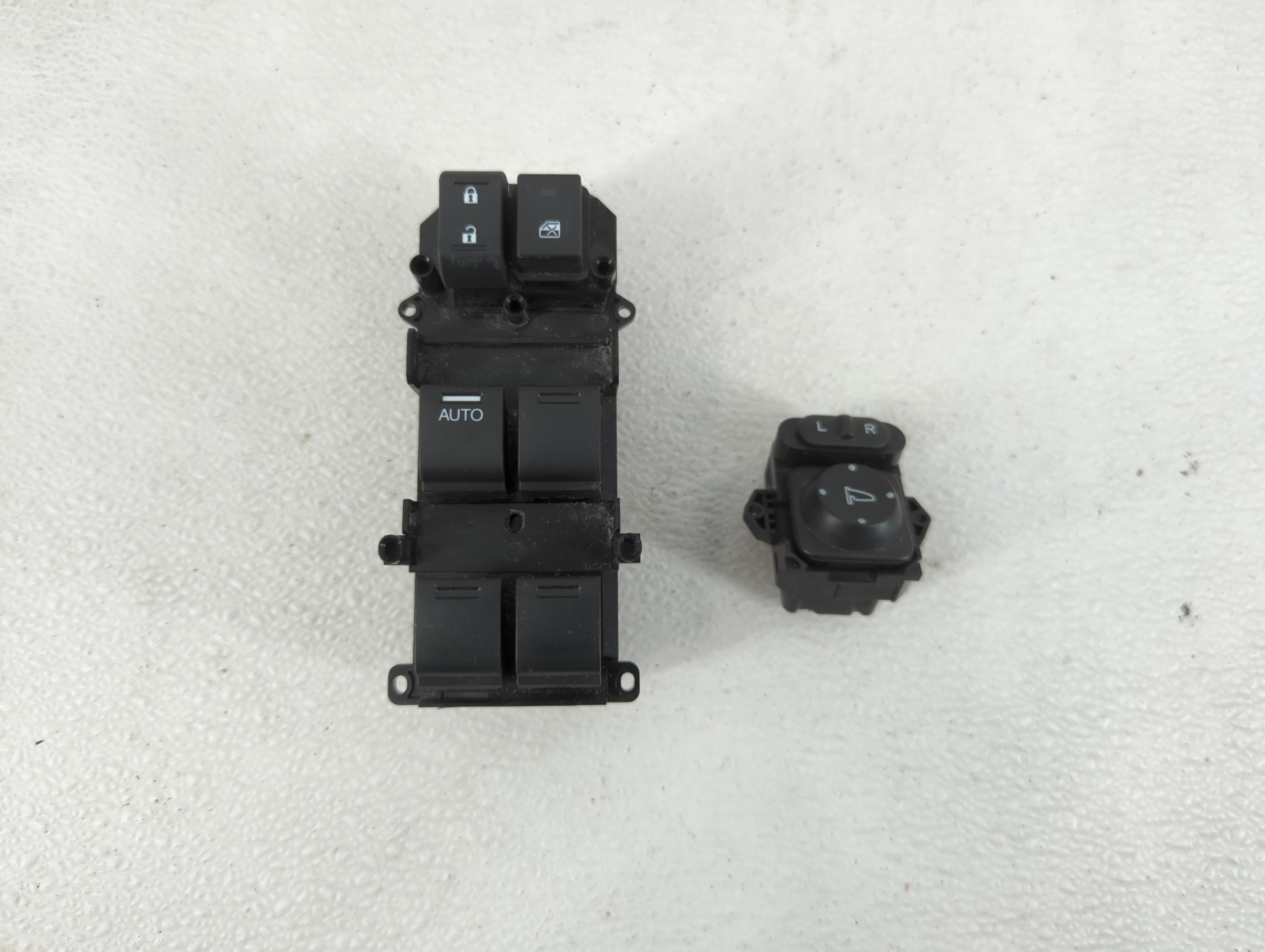 2016-2022 Honda Hr-v Driver Left Door Master Power Window Switch 1209994 - Oemusedautoparts1.com