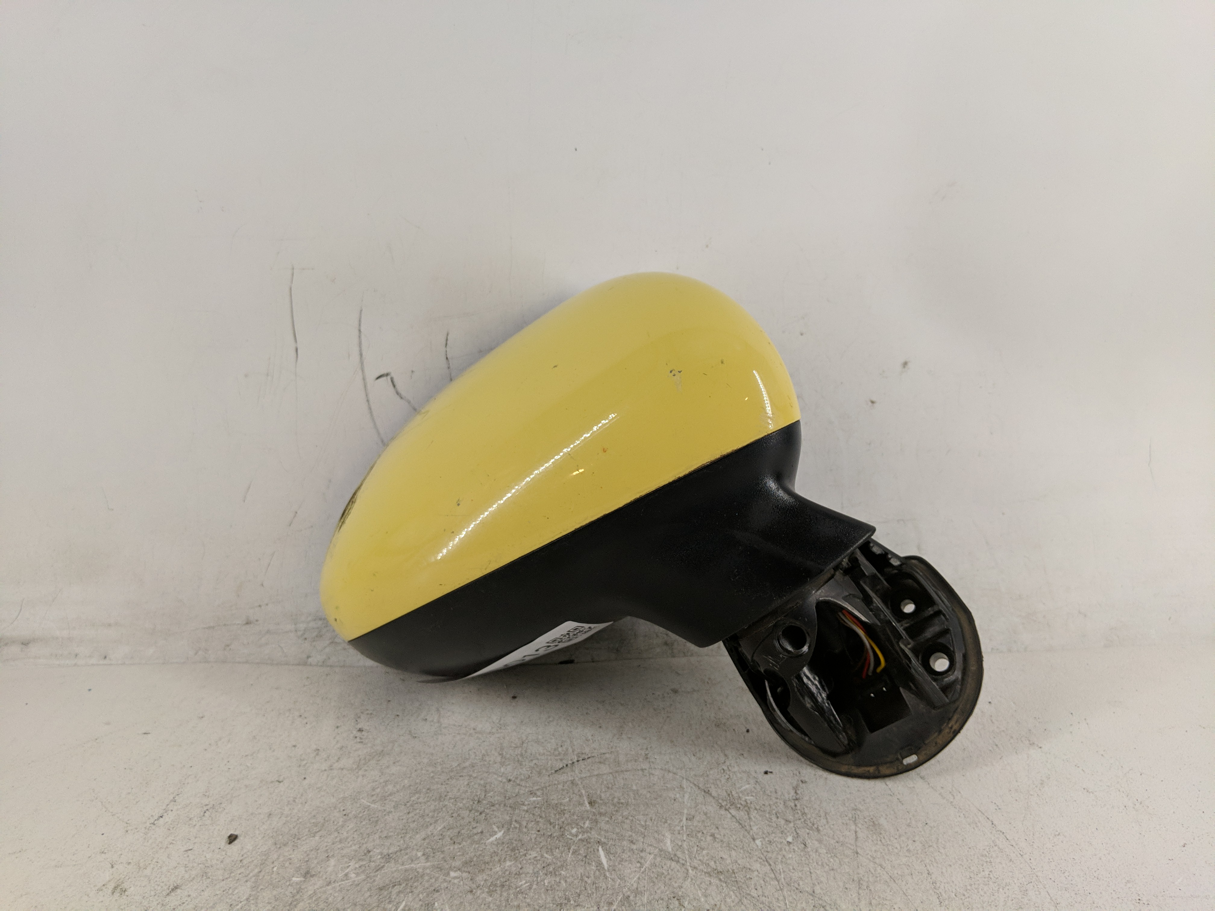 2014-2017 Kia Rio Passenger Right Side View Power Door Mirror Yellow 1210013 - Oemusedautoparts1.com