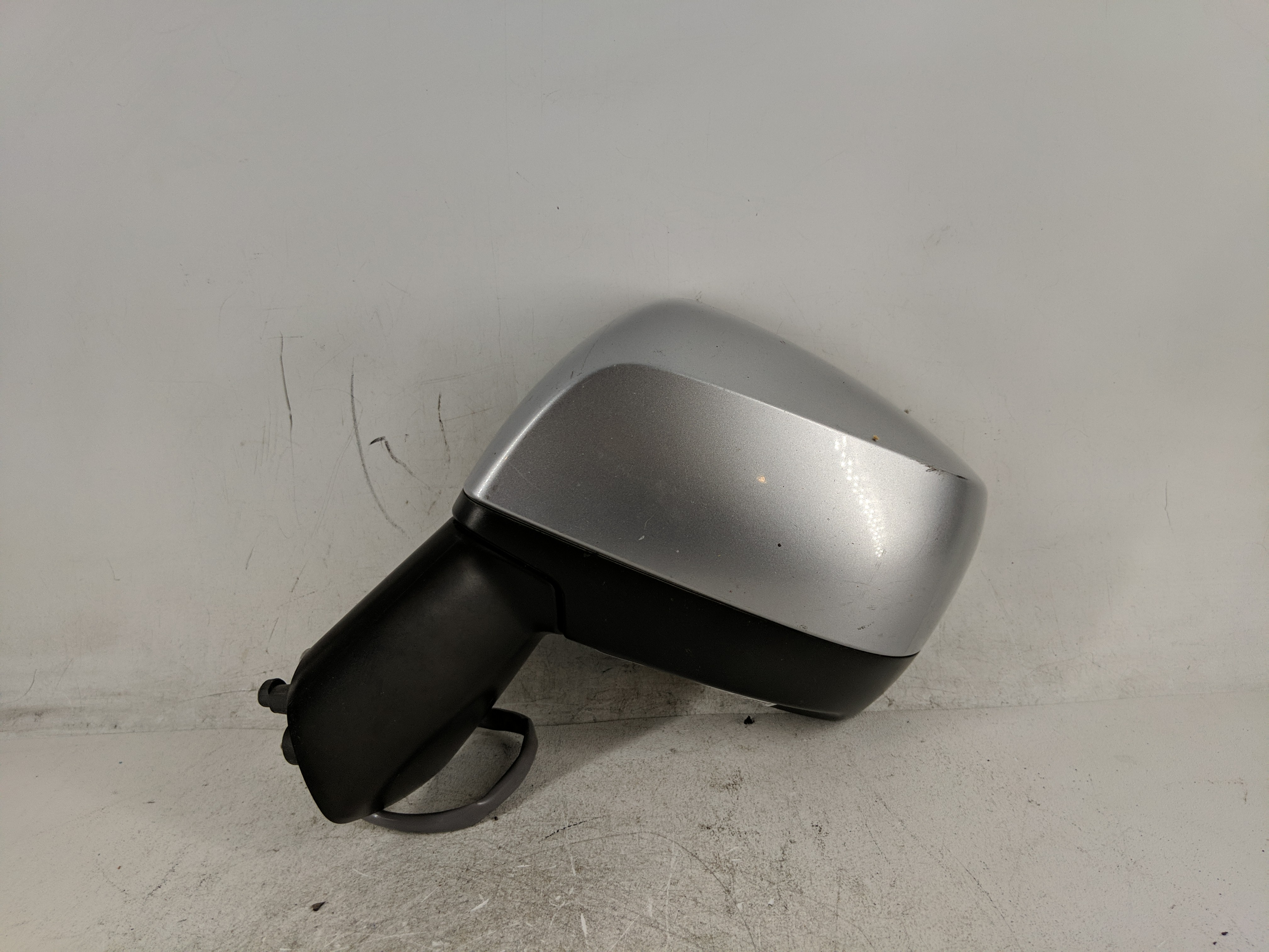 2007-2009 Saturn Aura Driver Left Side View Power Door Mirror Silver 1210015 - Oemusedautoparts1.com