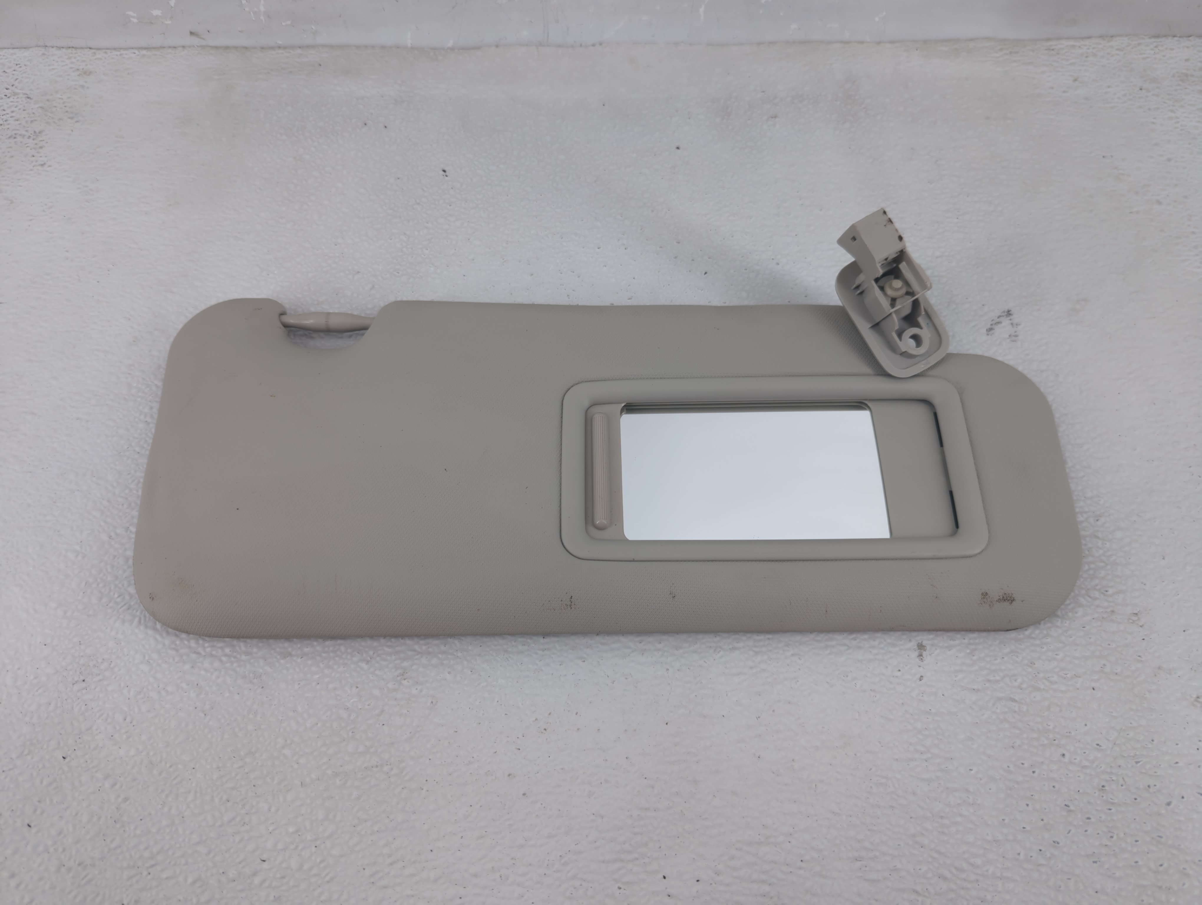 2014-2018 Mazda 3 Passenger Sun Visor Mirror Right Sunvisor Light Beige 1210027 - Oemusedautoparts1.com