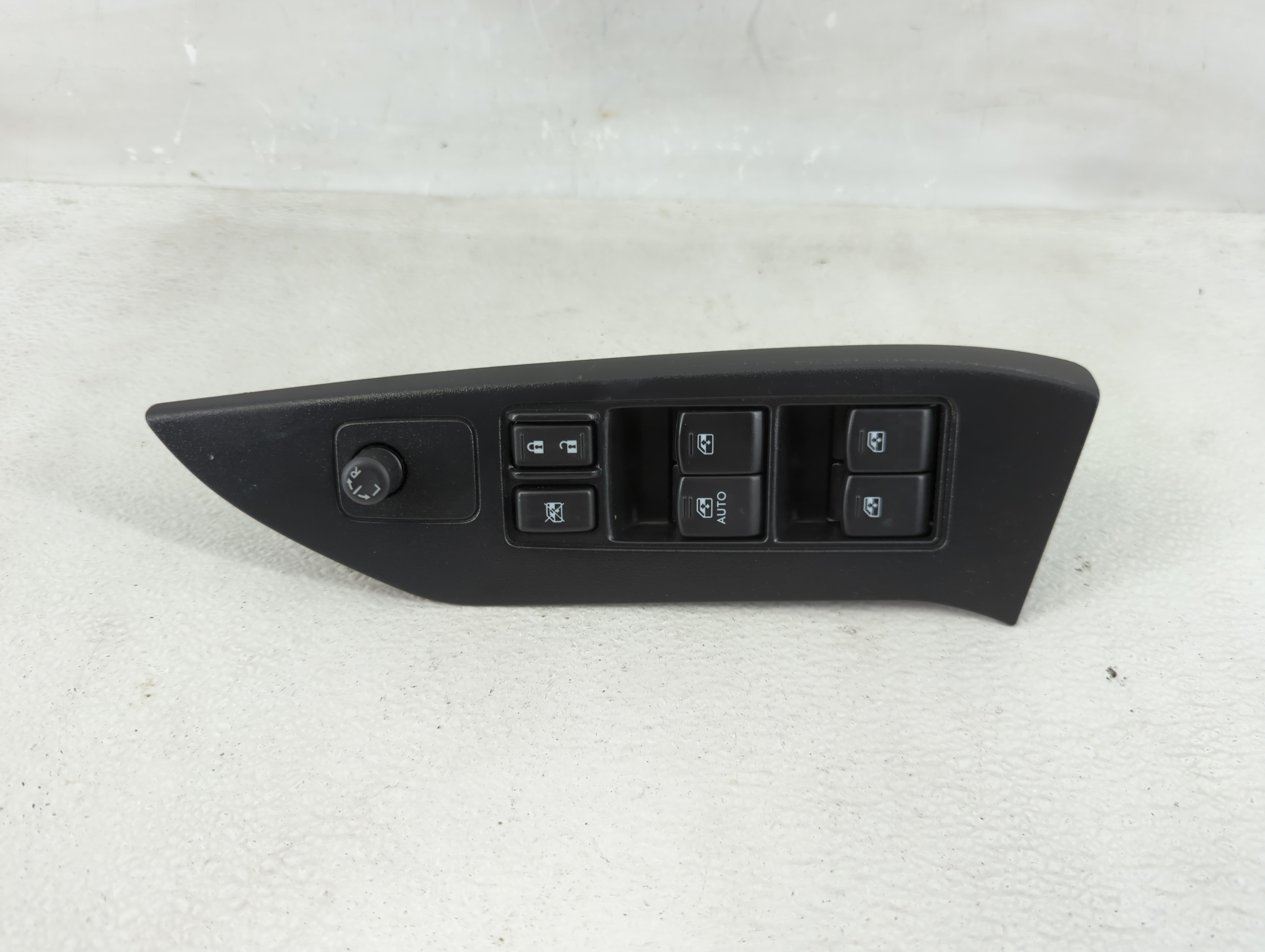 Picture of 2016 Subaru Forester Driver Left Door Master Power Window Switch 1210032