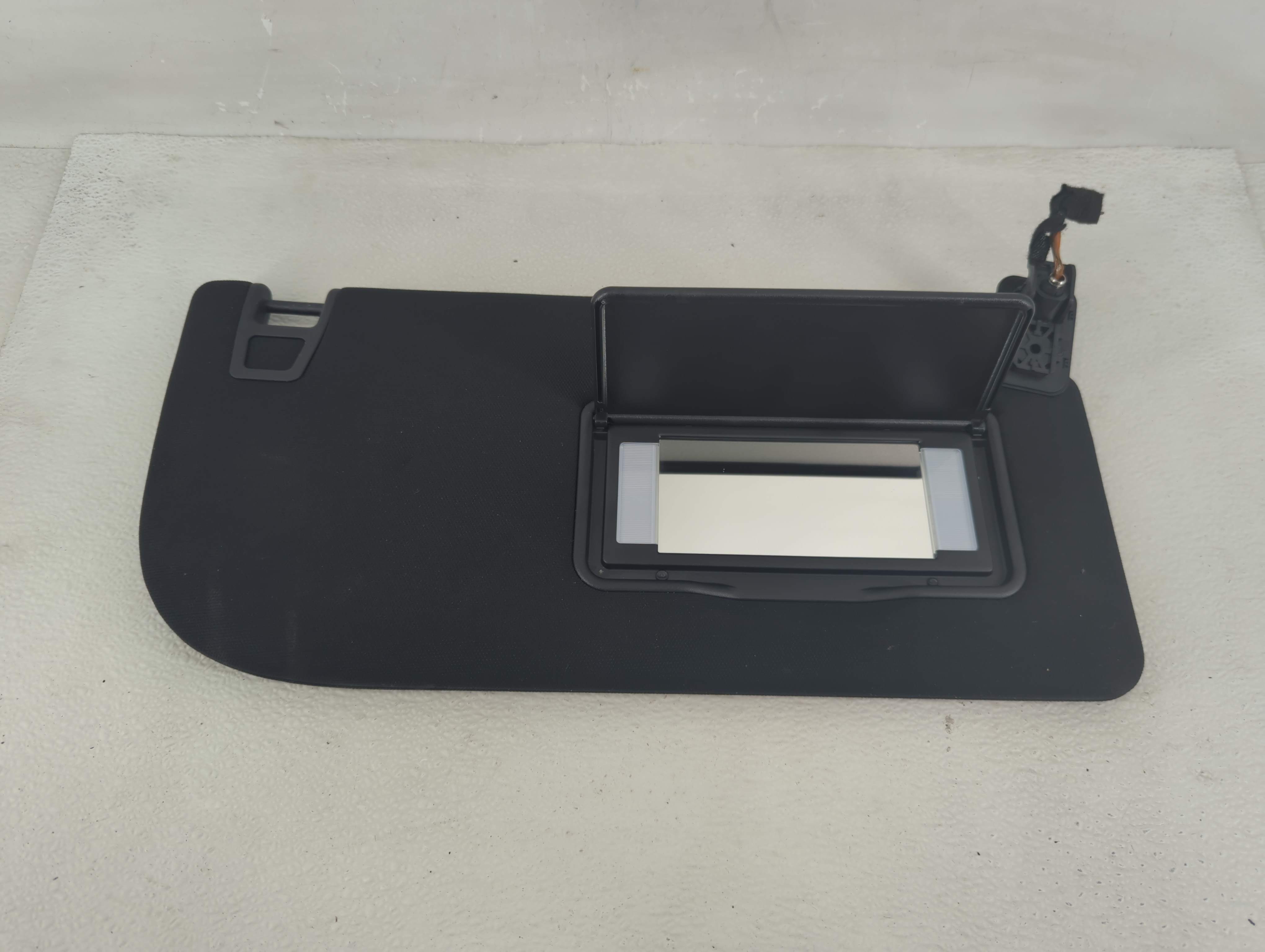 2018-2021 Ford Expedition Passenger Sun Visor Mirror Right Sunvisor 1210049 - Oemusedautoparts1.com