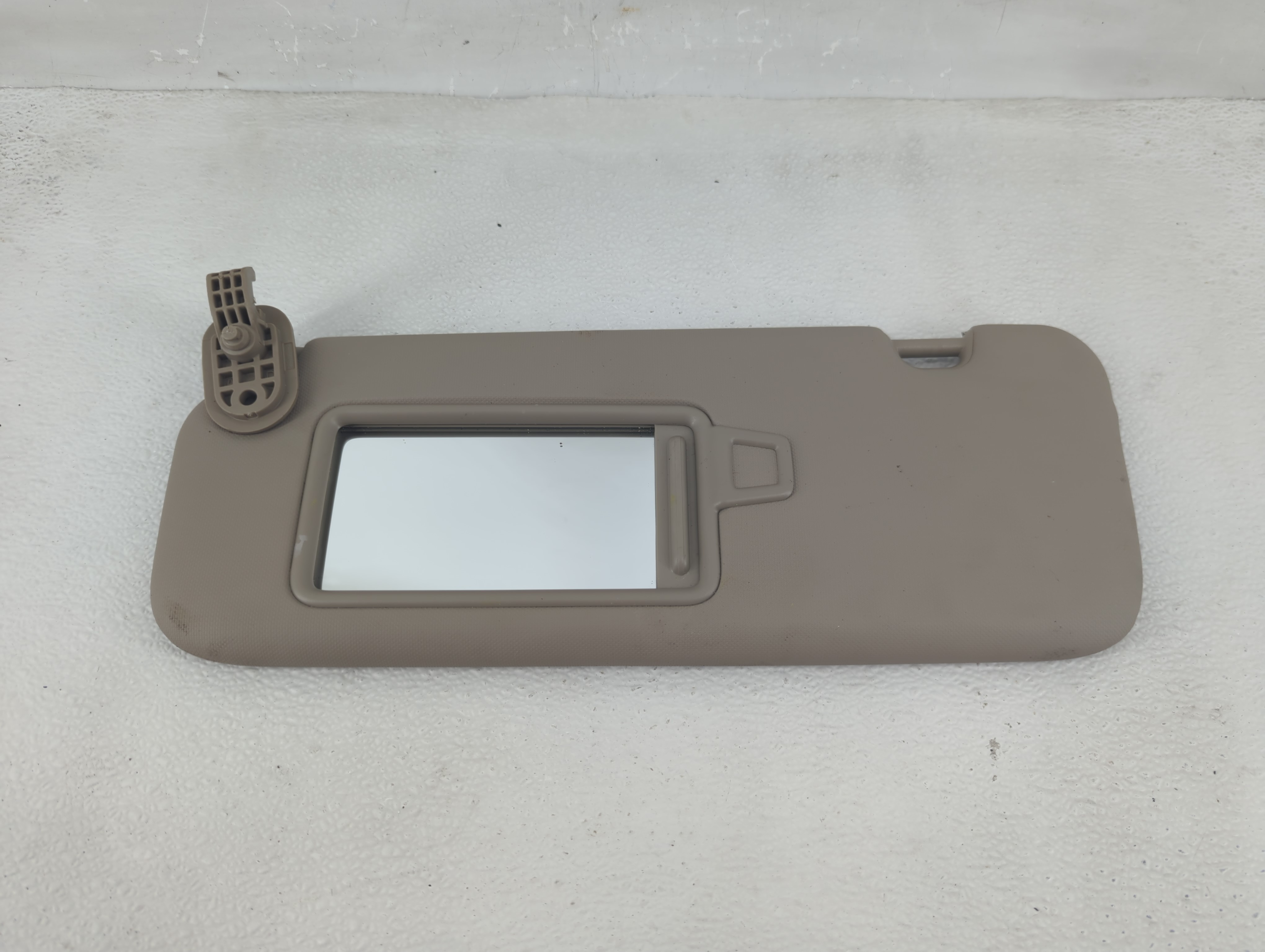 2017-2020 Hyundai Elantra Driver Sun Visor Mirror Left Sunvisor Grey 1210051 - Oemusedautoparts1.com