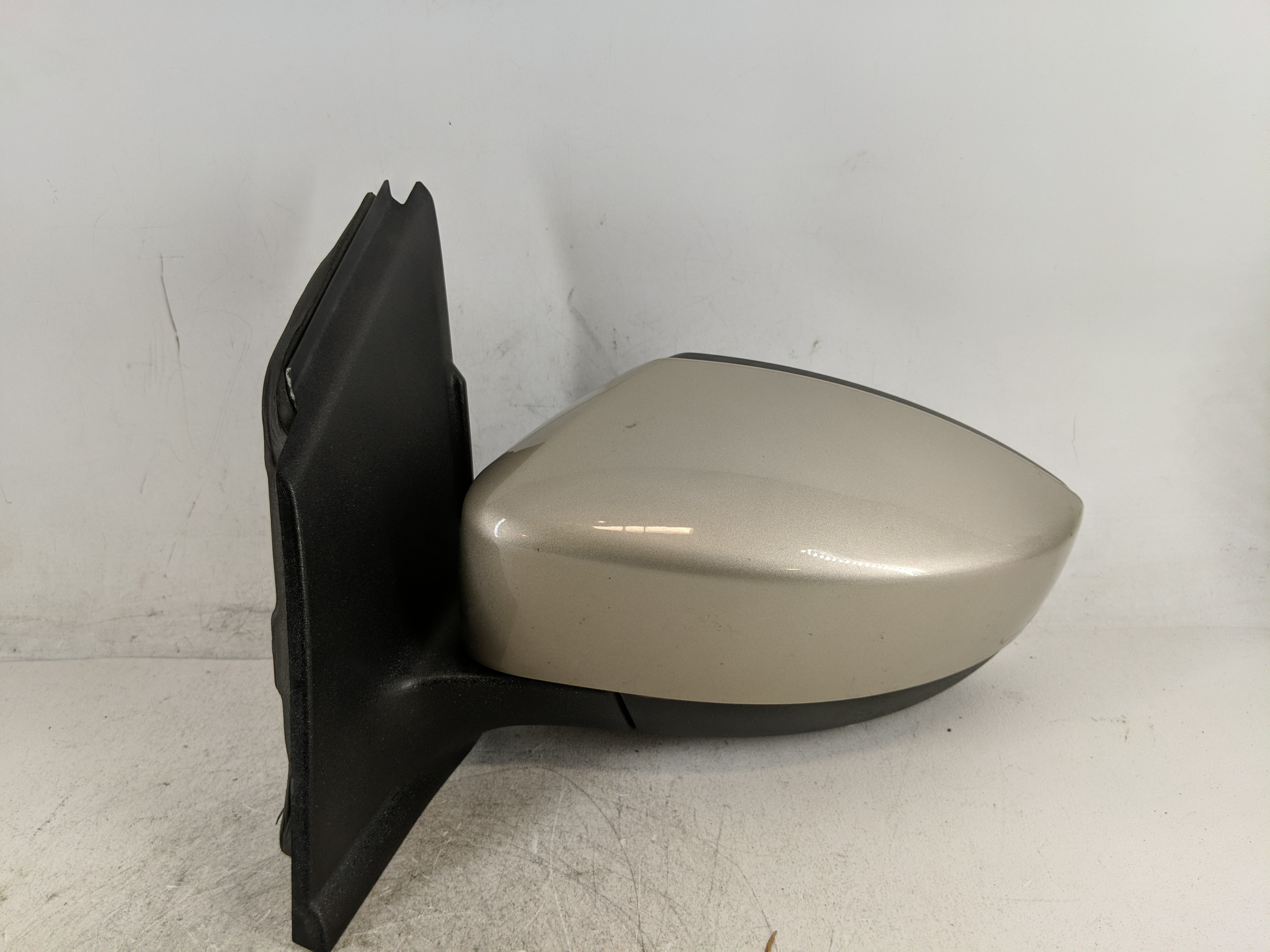 2017-2019 Ford Escape Driver Left Side View Power Door Mirror White Gold 1210074 - Oemusedautoparts1.com