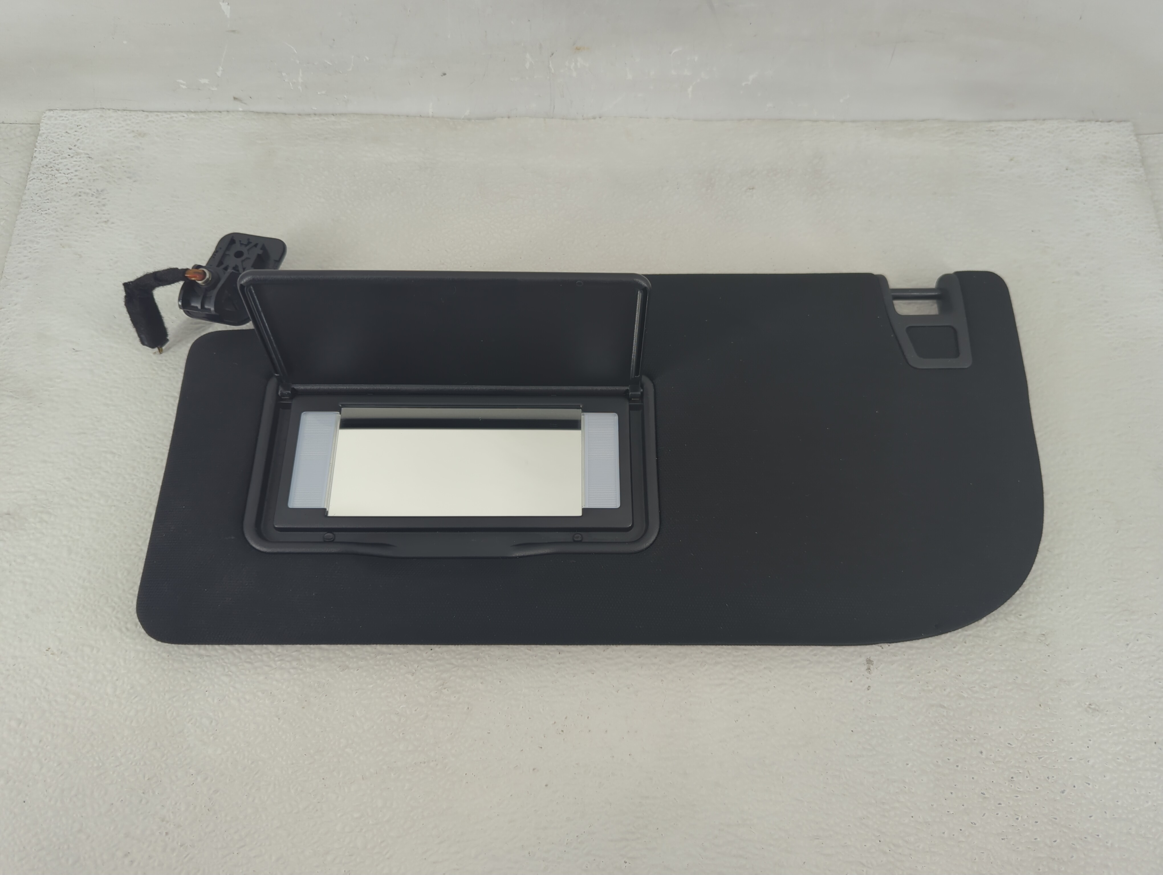 2018-2021 Ford Expedition Driver Sun Visor Mirror Left Sunvisor Black 1210108 - Oemusedautoparts1.com