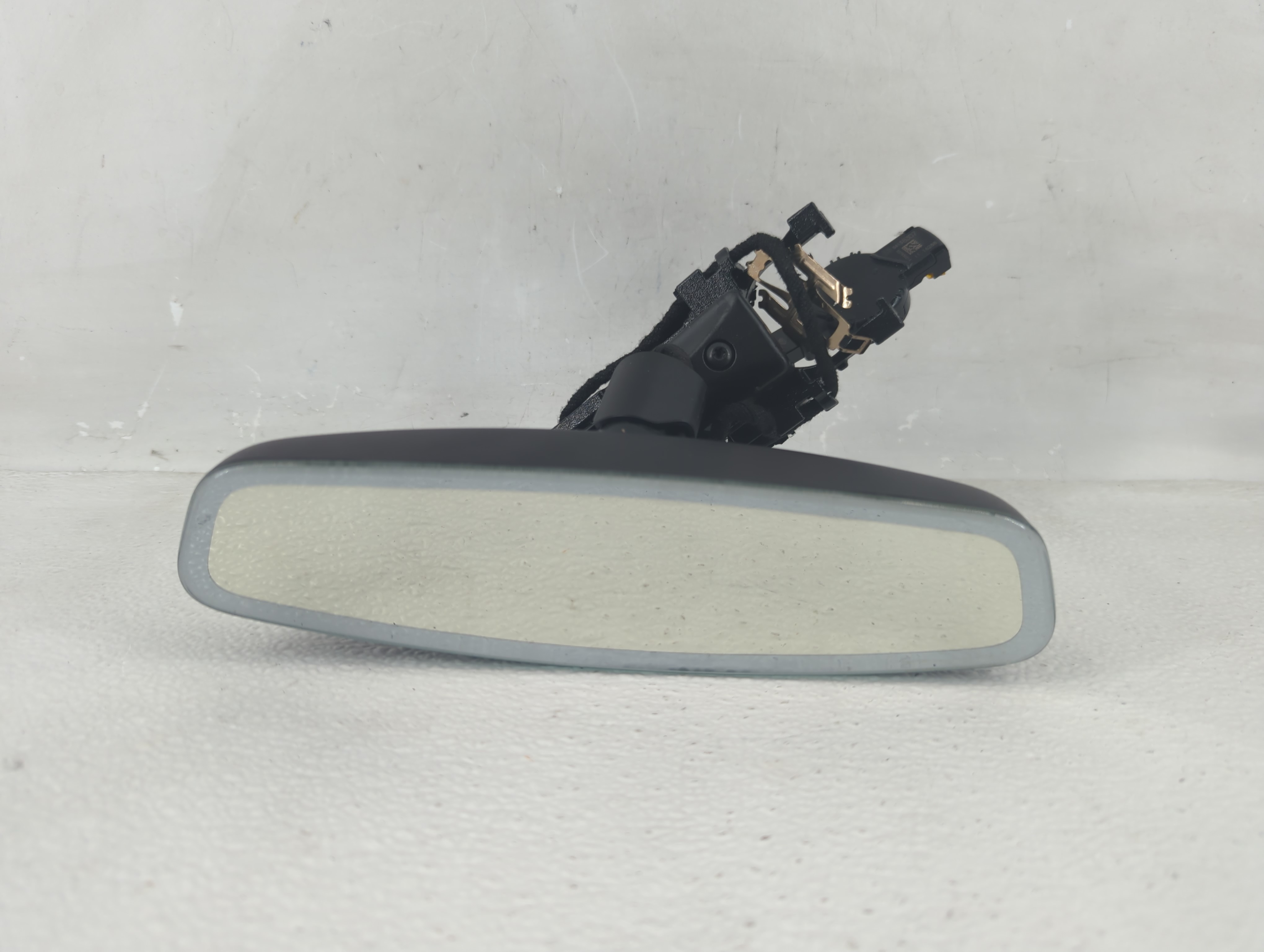 2017-2019 Cadillac Cts Interior Rear View Mirror Oem 1210138 - Oemusedautoparts1.com