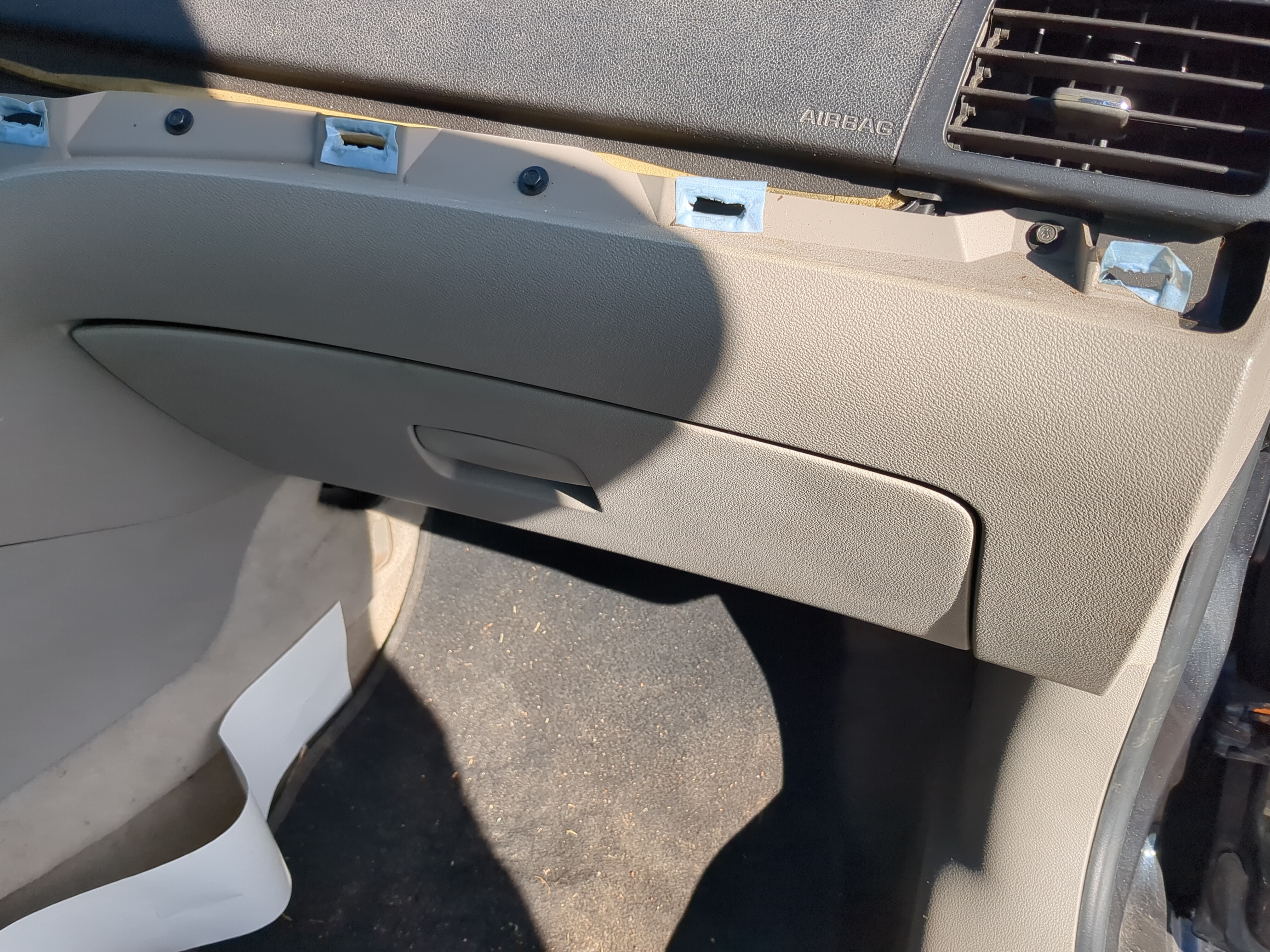 2008 Saturn Aura Passenger Glove Box Door Storage Compartment 1210361 - Oemusedautoparts1.com