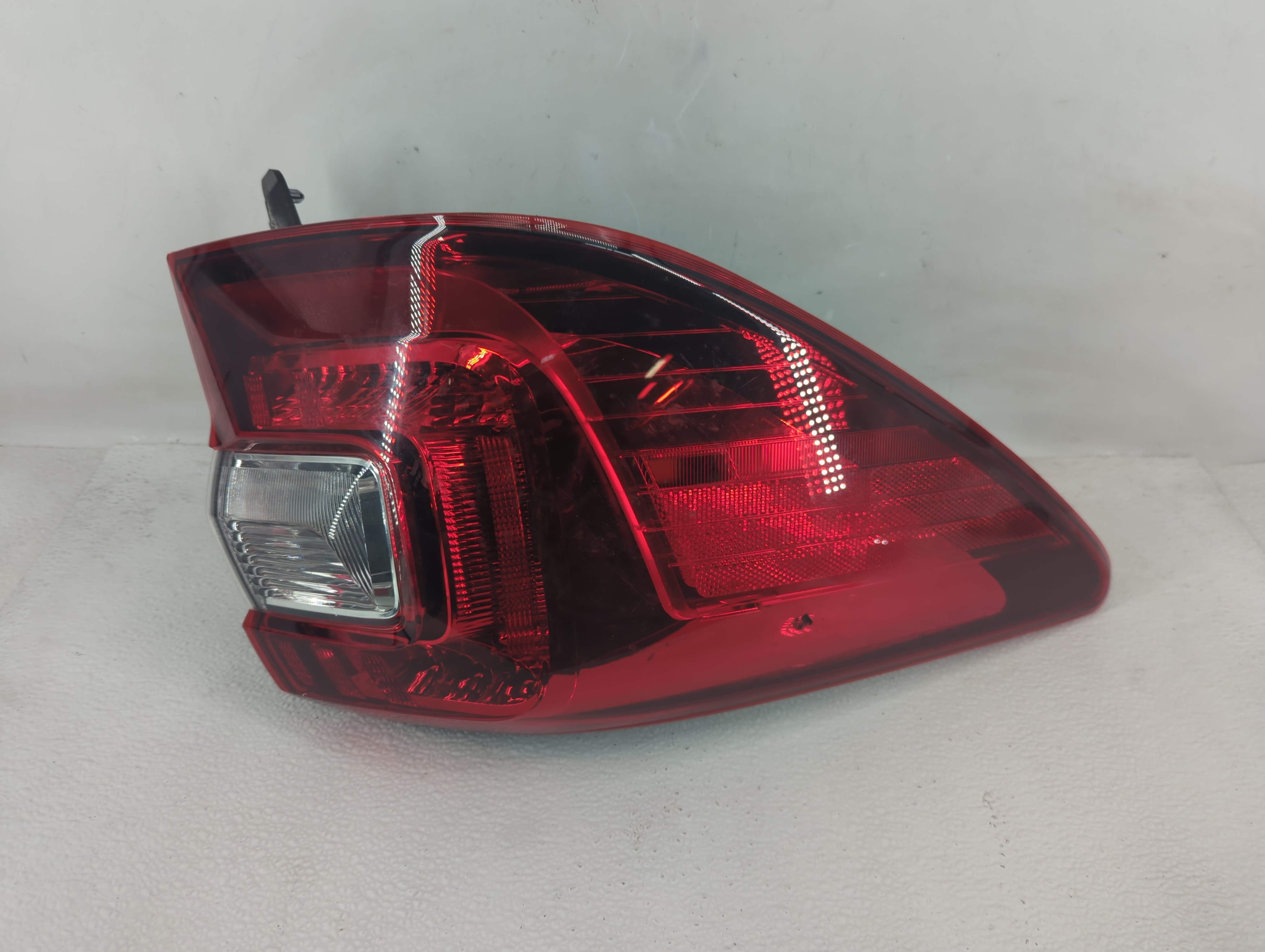 2018 Subaru Legacy Driver Left Side Tail Light Taillight Oem 1210368 - Oemusedautoparts1.com