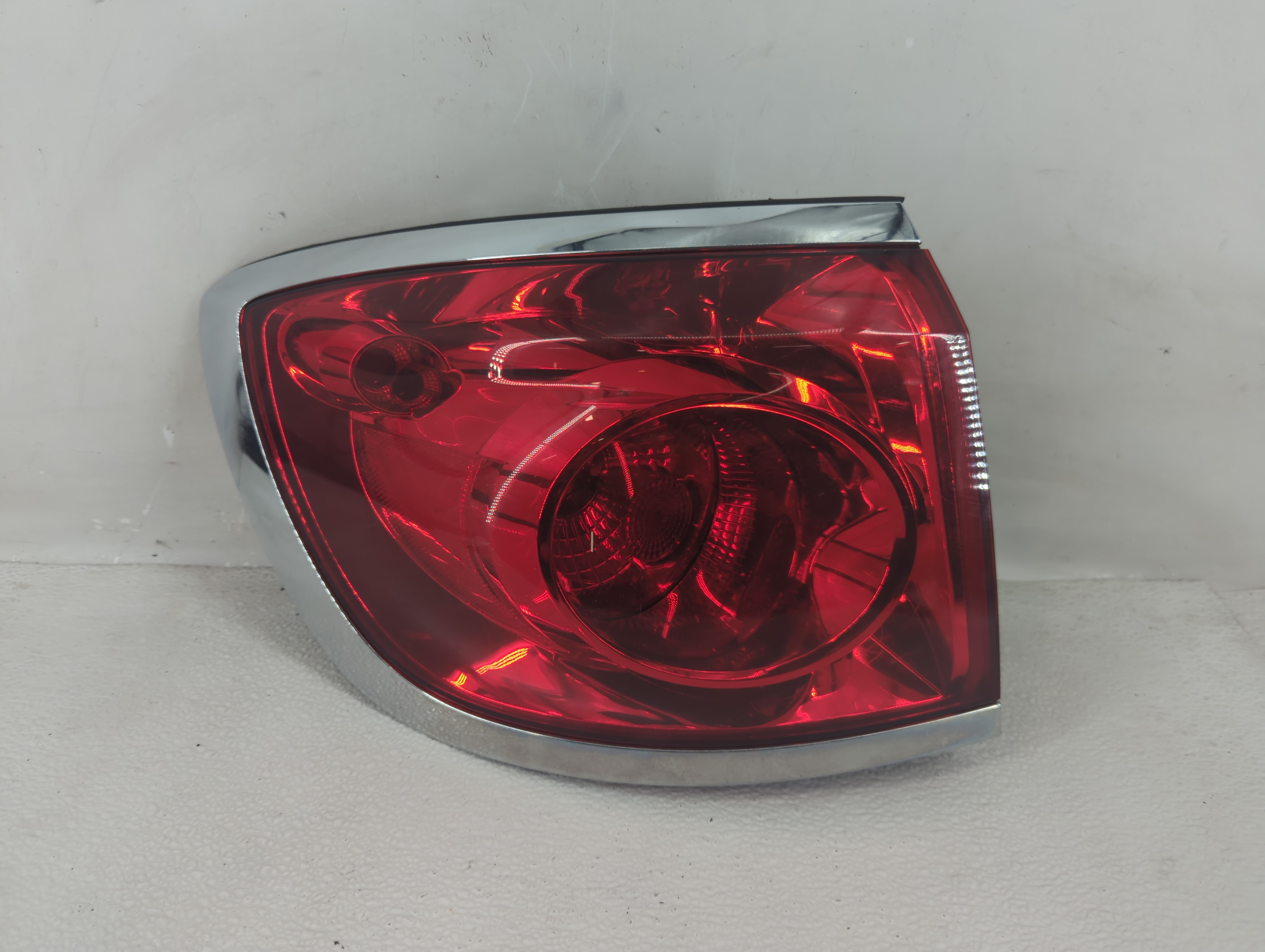 2008-2012 Buick Enclave Driver Left Side Tail Light Taillight Oem 1210369 - Oemusedautoparts1.com
