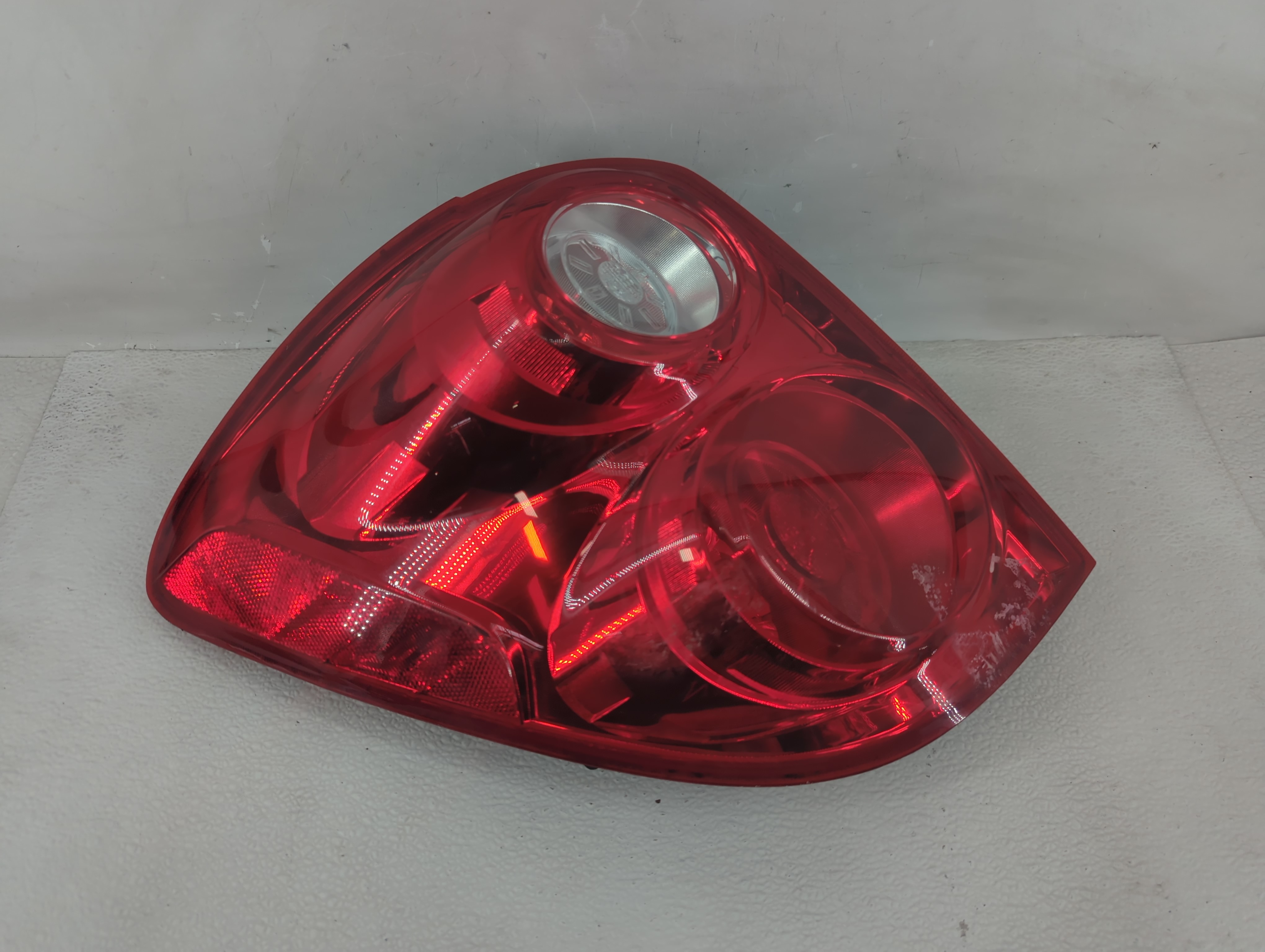 2010-2015 Chevrolet Equinox Driver Left Side Tail Light Taillight Oem 1210372 - Oemusedautoparts1.com