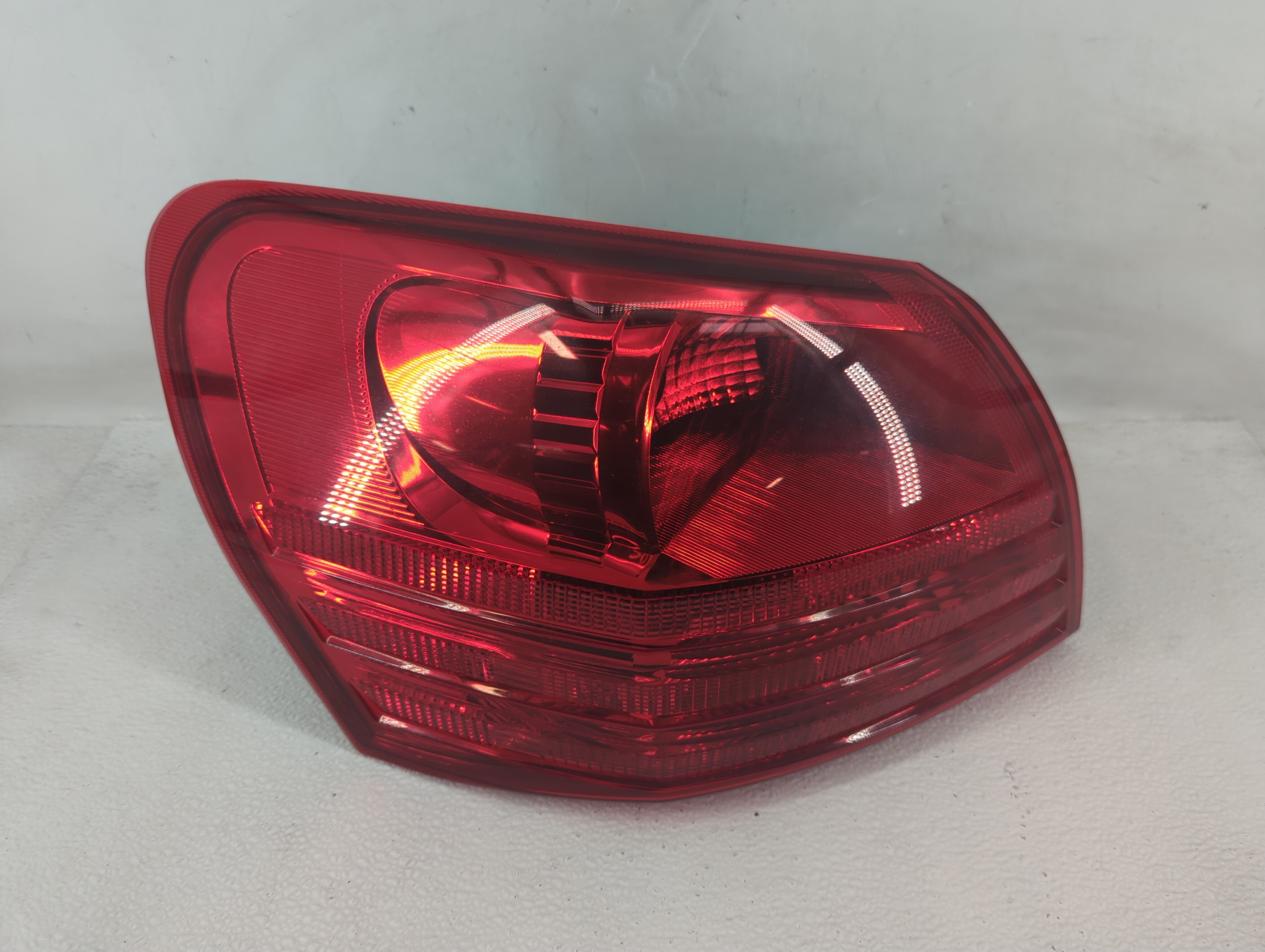 2008-2015 Nissan Rogue Driver Left Side Tail Light Taillight Oem 1210374 - Oemusedautoparts1.com