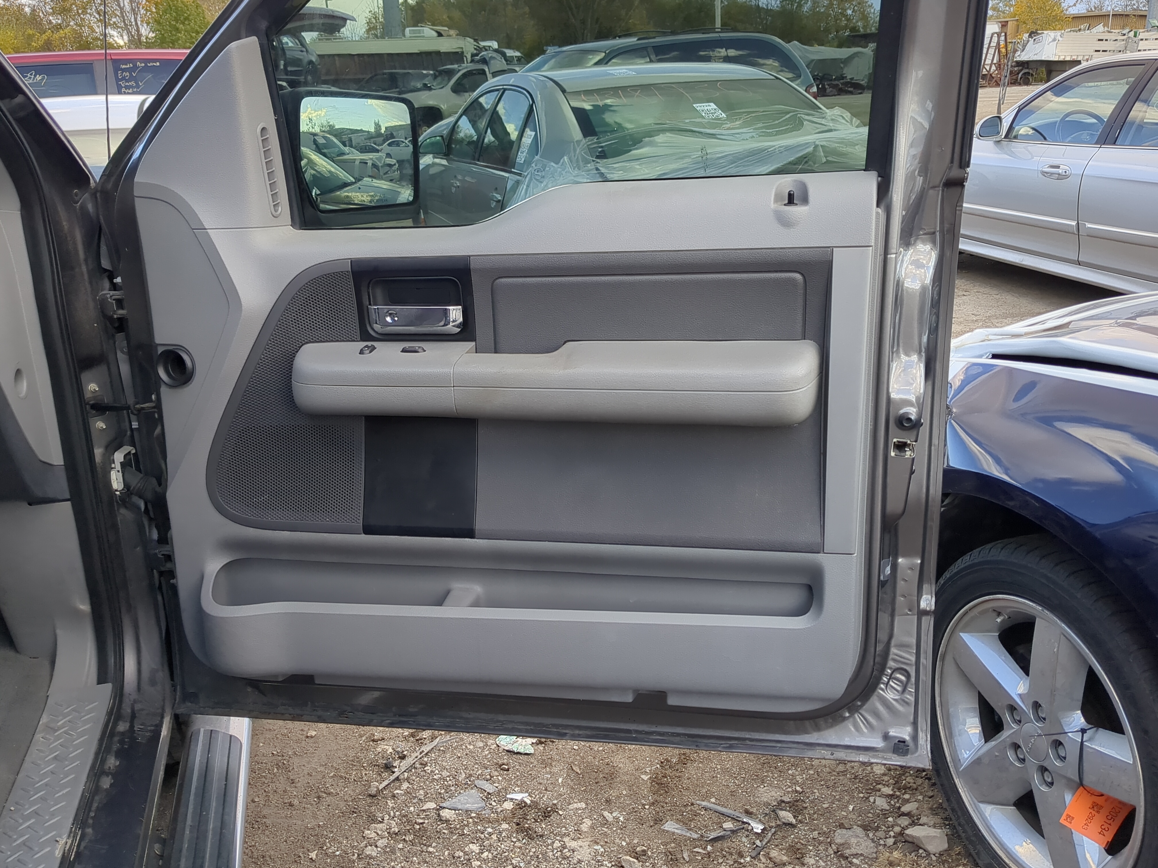 Picture of 2006 Ford F-150 Front Right Passenger Interior Door Panel Trim 1210544