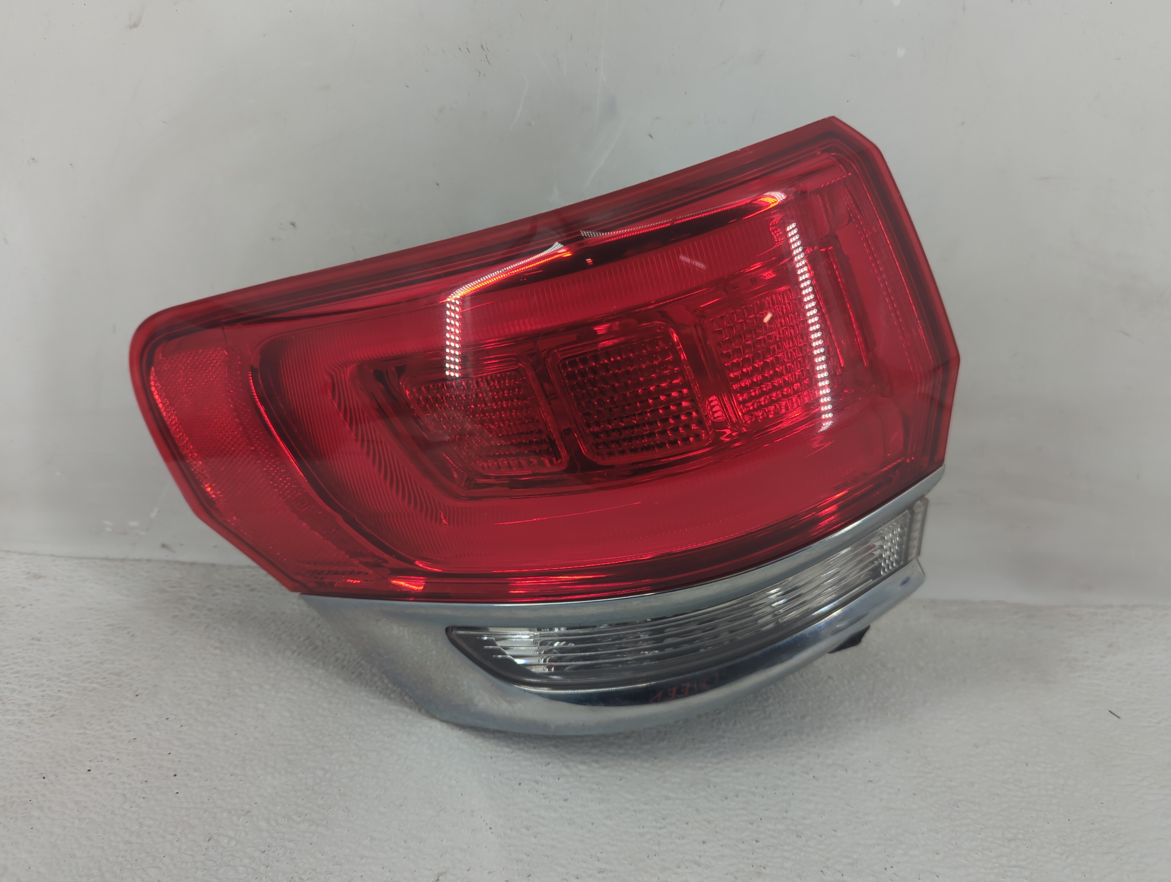 2015-2021 Jeep Grand Cherokee Driver Left Side Tail Light Taillight Oem 1210702 - Oemusedautoparts1.com