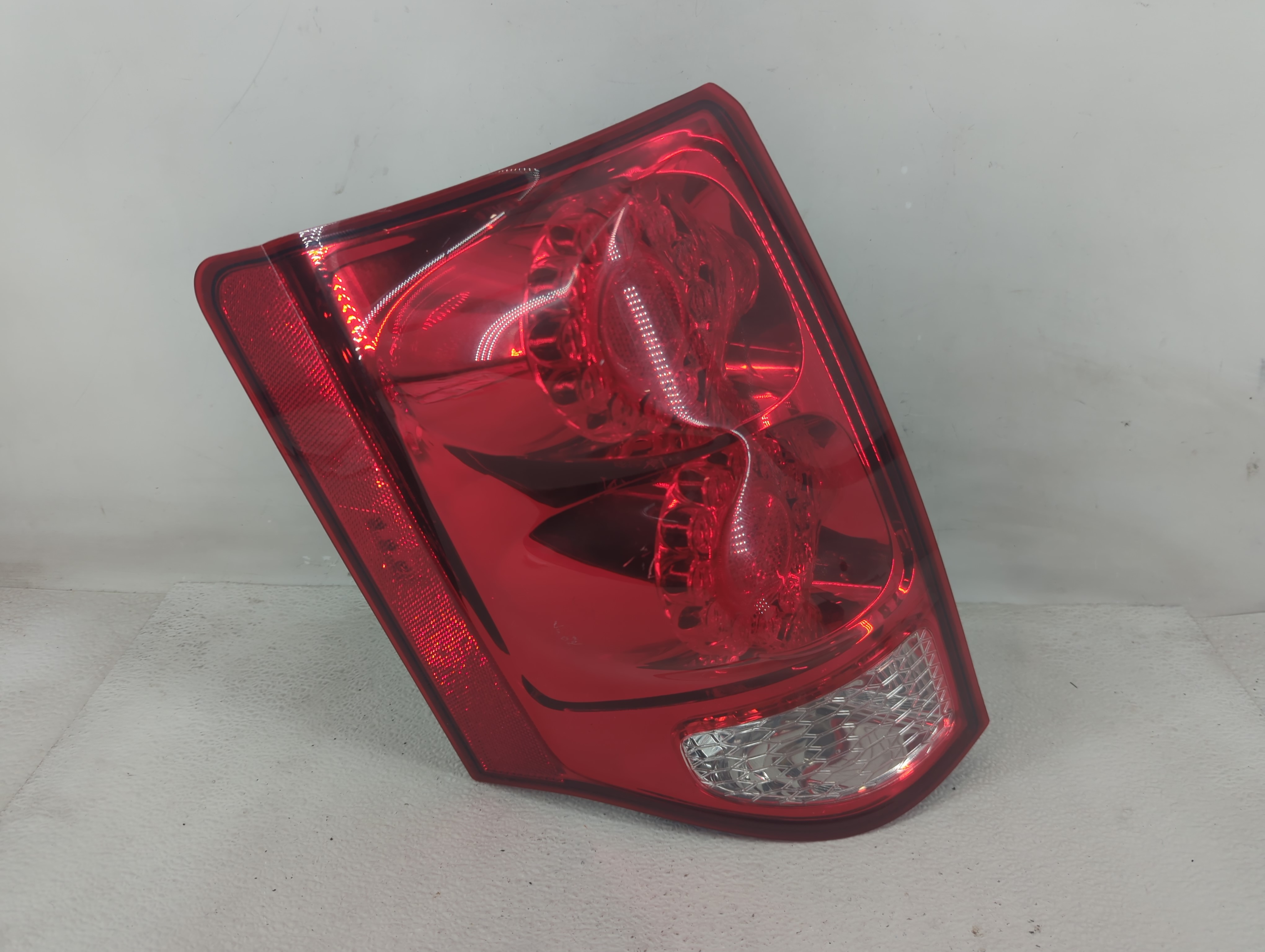 Dodge Caravan Driver Left Side Tail Light Taillight Oem 1210709 - Oemusedautoparts1.com