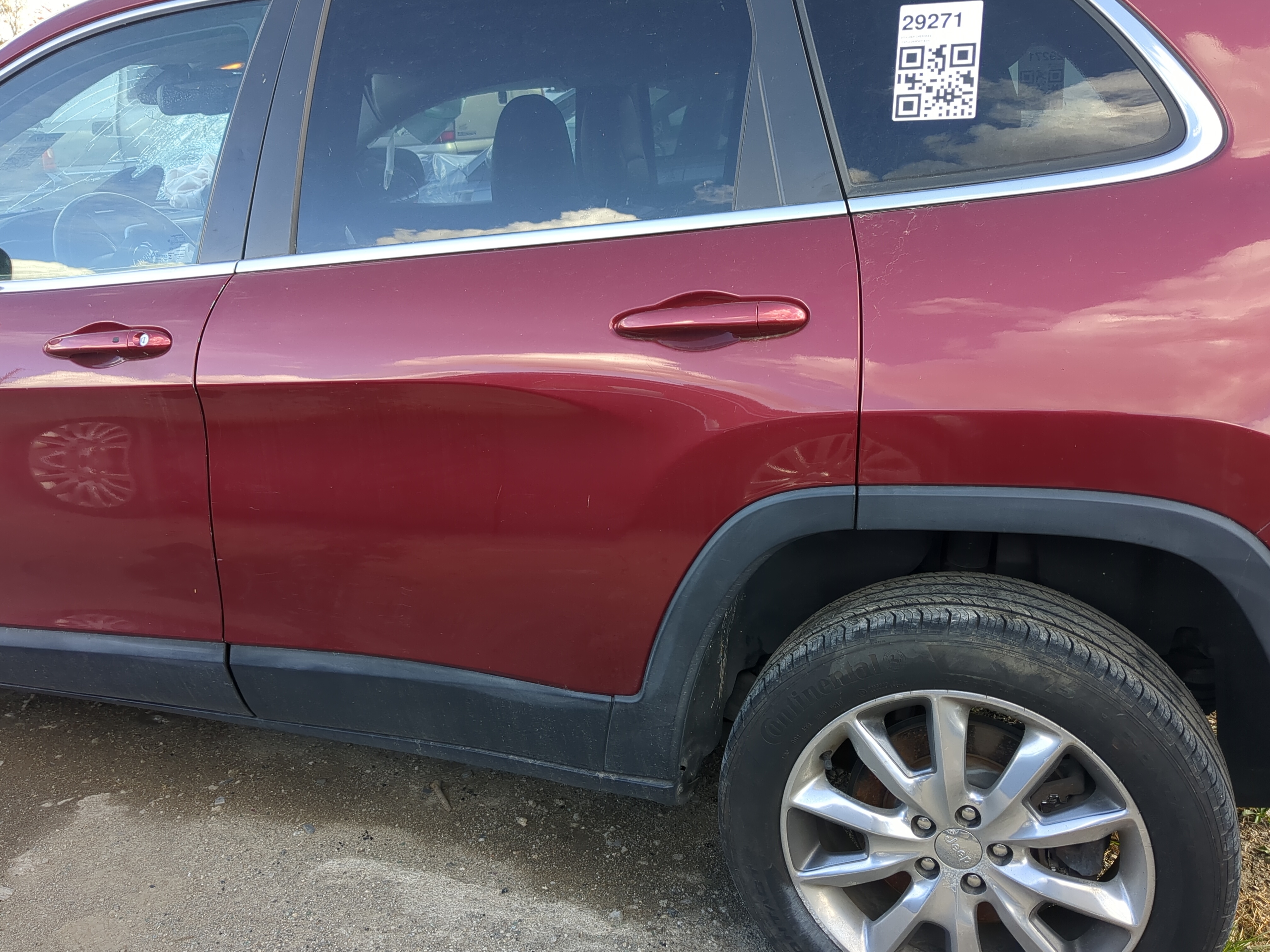 2014-2022 Jeep Cherokee Driver Rear Door Oem 1210726 - Oemusedautoparts1.com