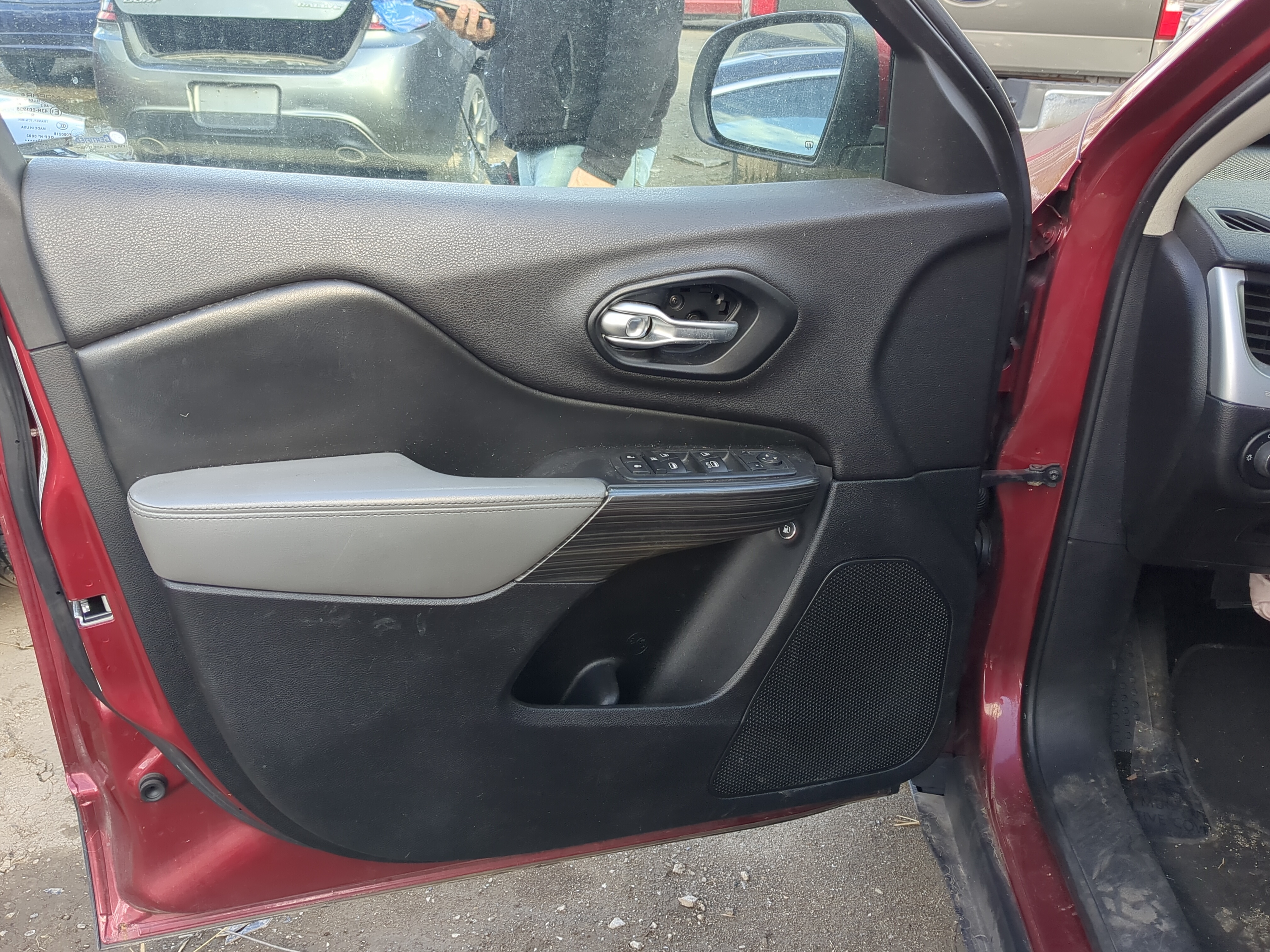 Picture of 2014 Jeep Cherokee Front Left Driver Interior Door Panel Trim 1210832