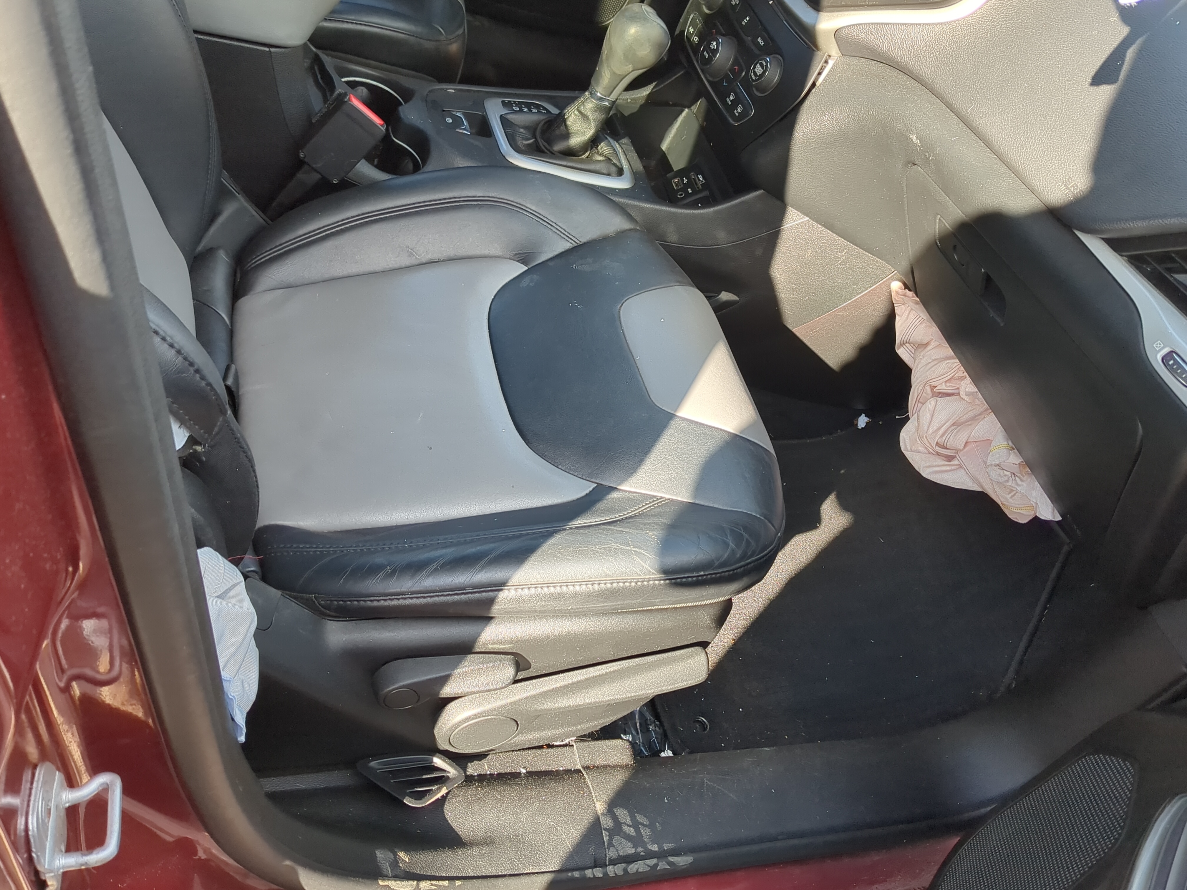 2014-2014 Jeep Cherokee Passenger Front Seat Oem 1210843 - Oemusedautoparts1.com