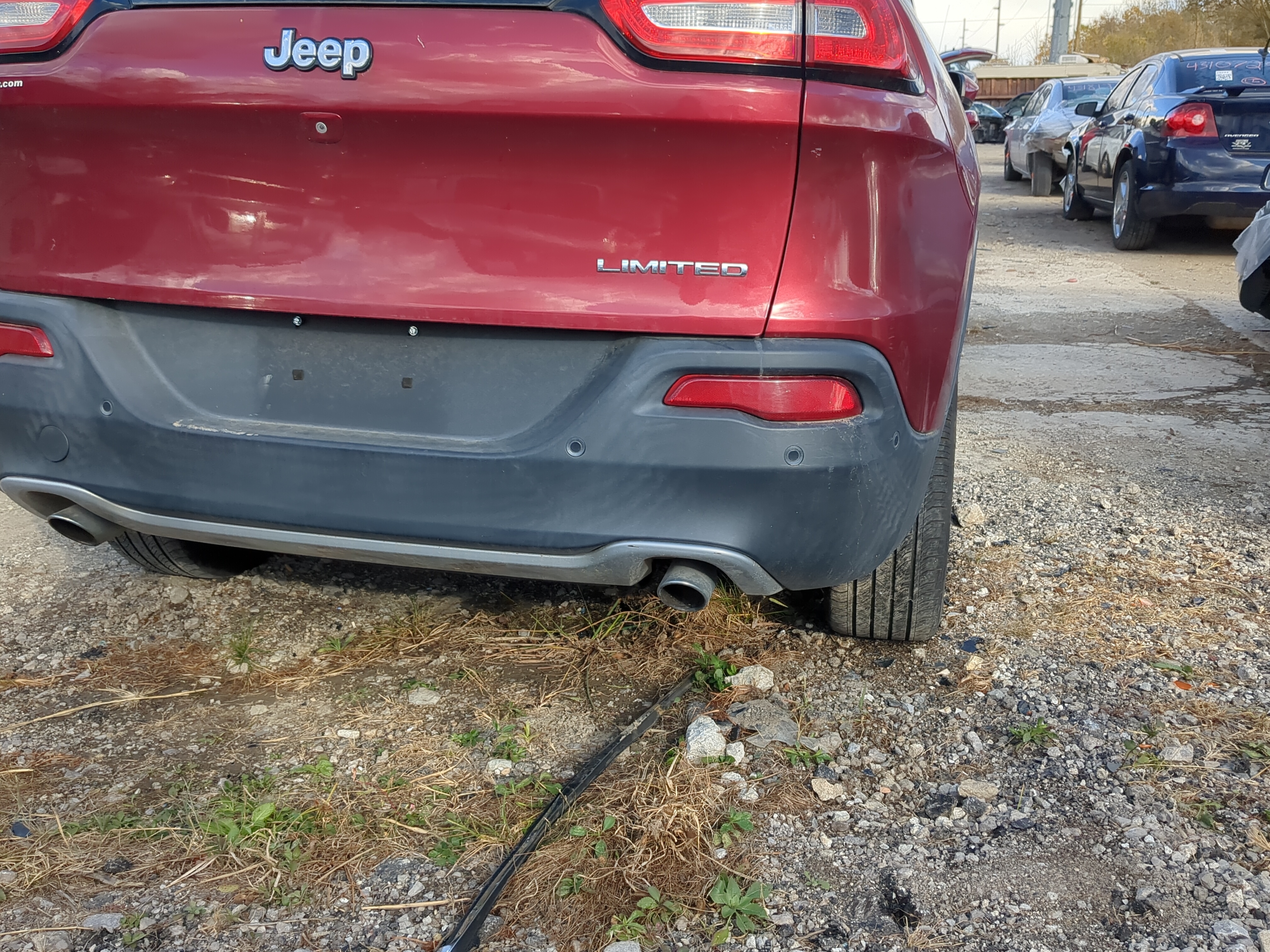 2014-2018 Jeep Cherokee Rear Bumper Assembly Oem 1210866 - Oemusedautoparts1.com