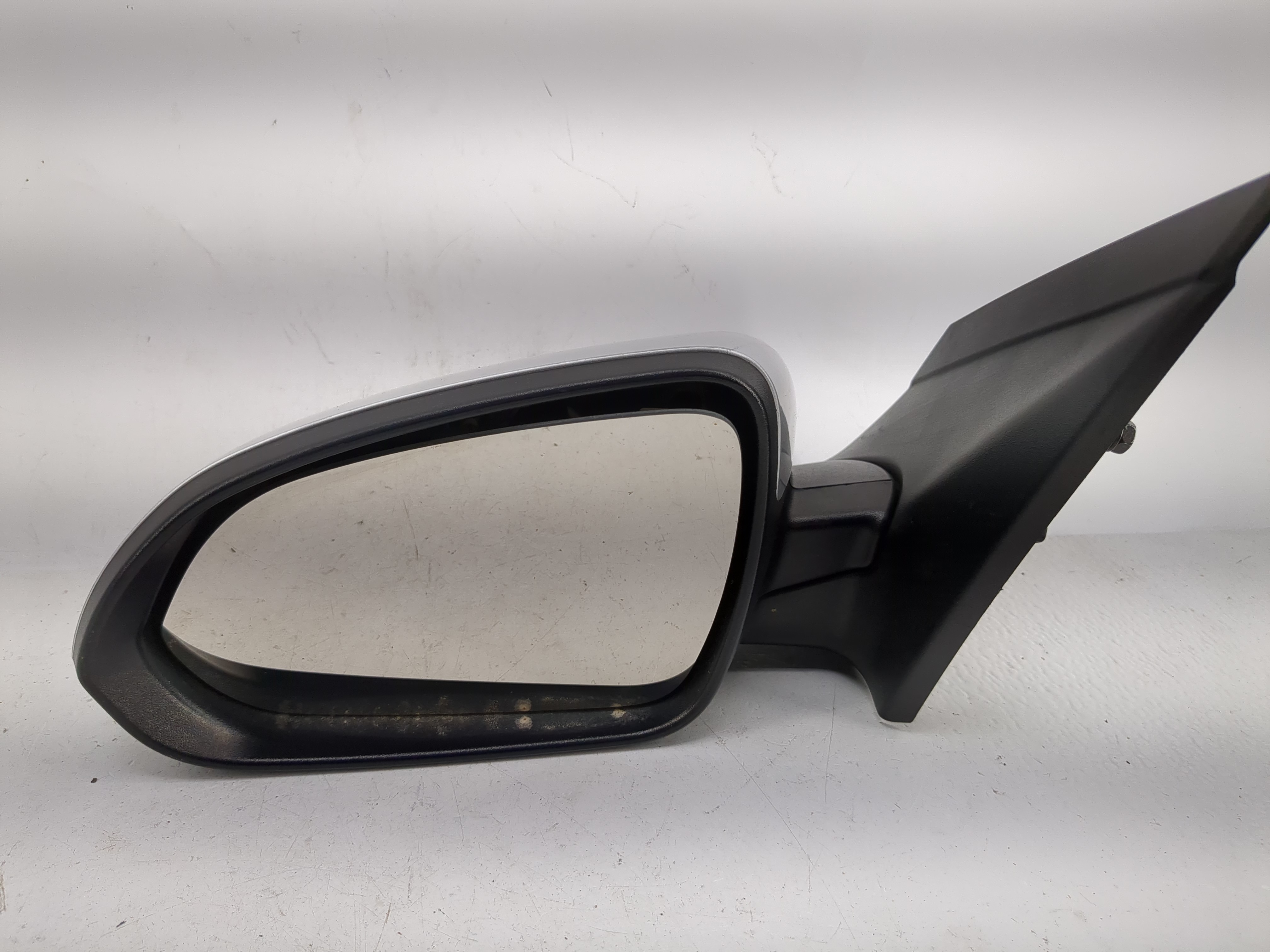 2018-2022 Hyundai Accent Driver Left Side View Power Door Mirror Silver 1210885 - Oemusedautoparts1.com