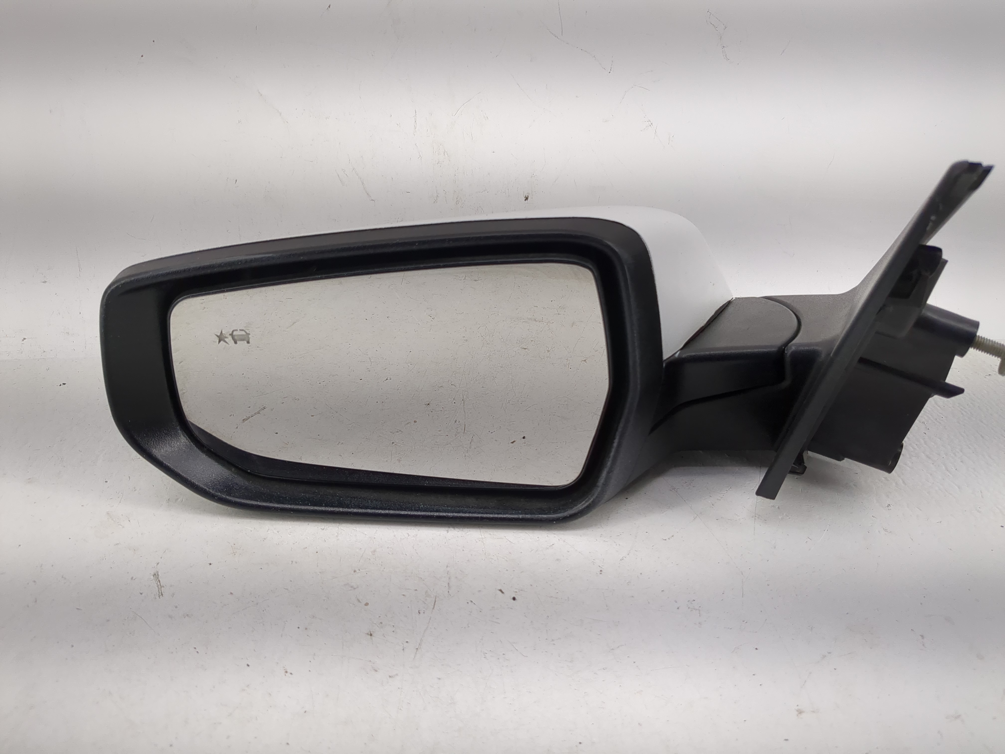2019-2021 Chevrolet Malibu Driver Left Side View Power Door Mirror White 1210891 - Oemusedautoparts1.com
