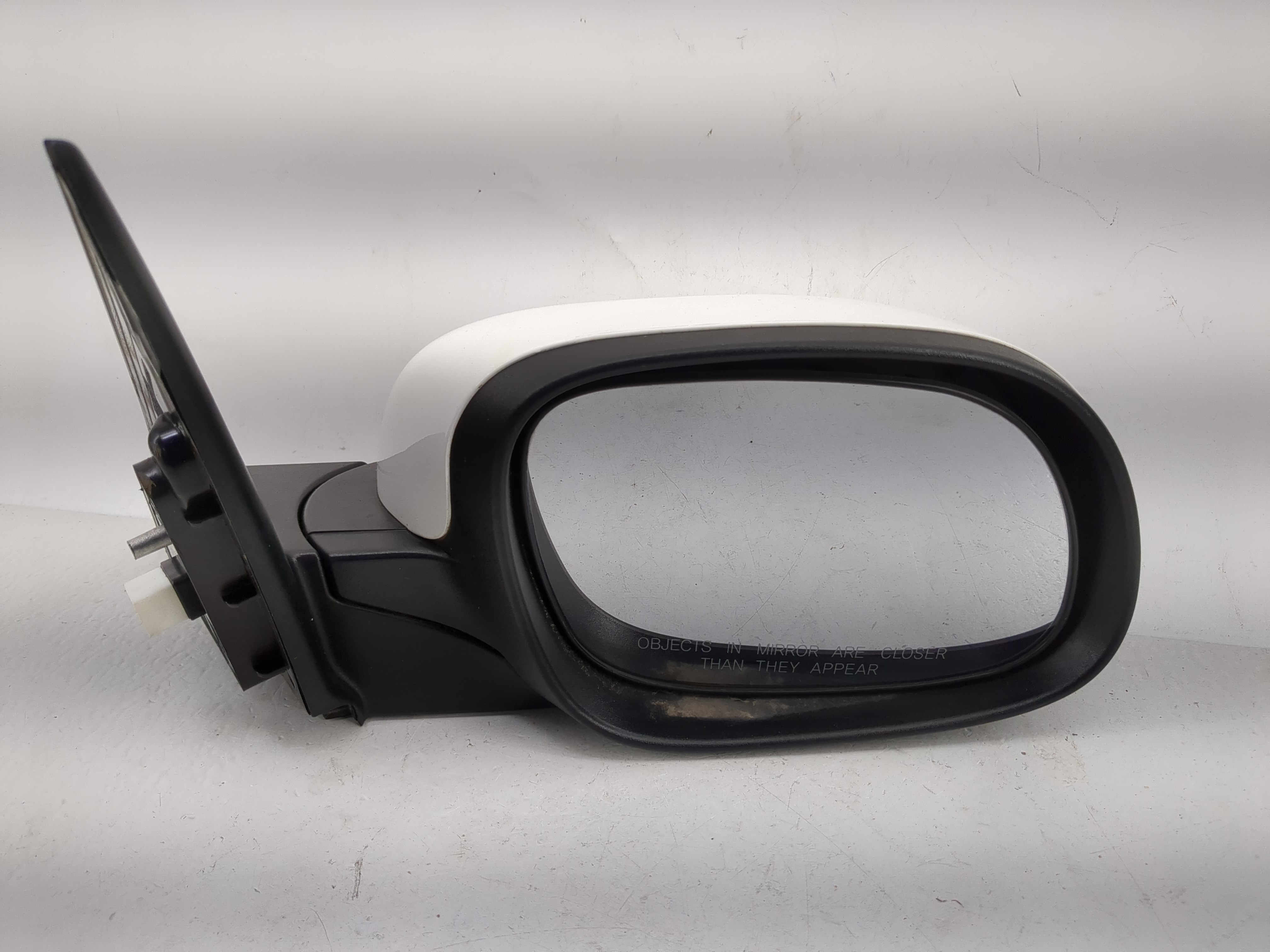 2014-2019 Kia Soul Passenger Right Side View Power Door Mirror White 1210896 - Oemusedautoparts1.com