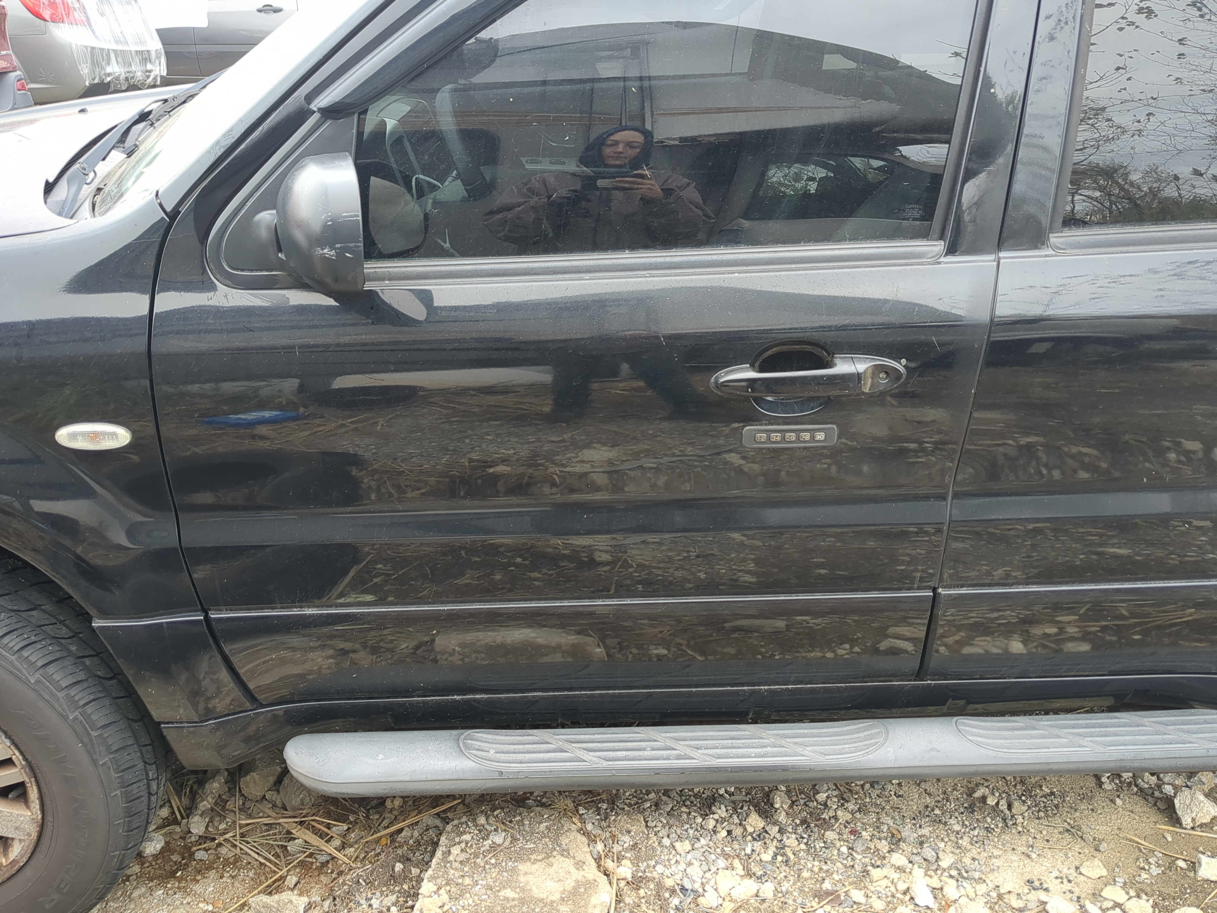 2005-2007 Mercury Mariner Driver Front Door Oem 1211060 - Oemusedautoparts1.com