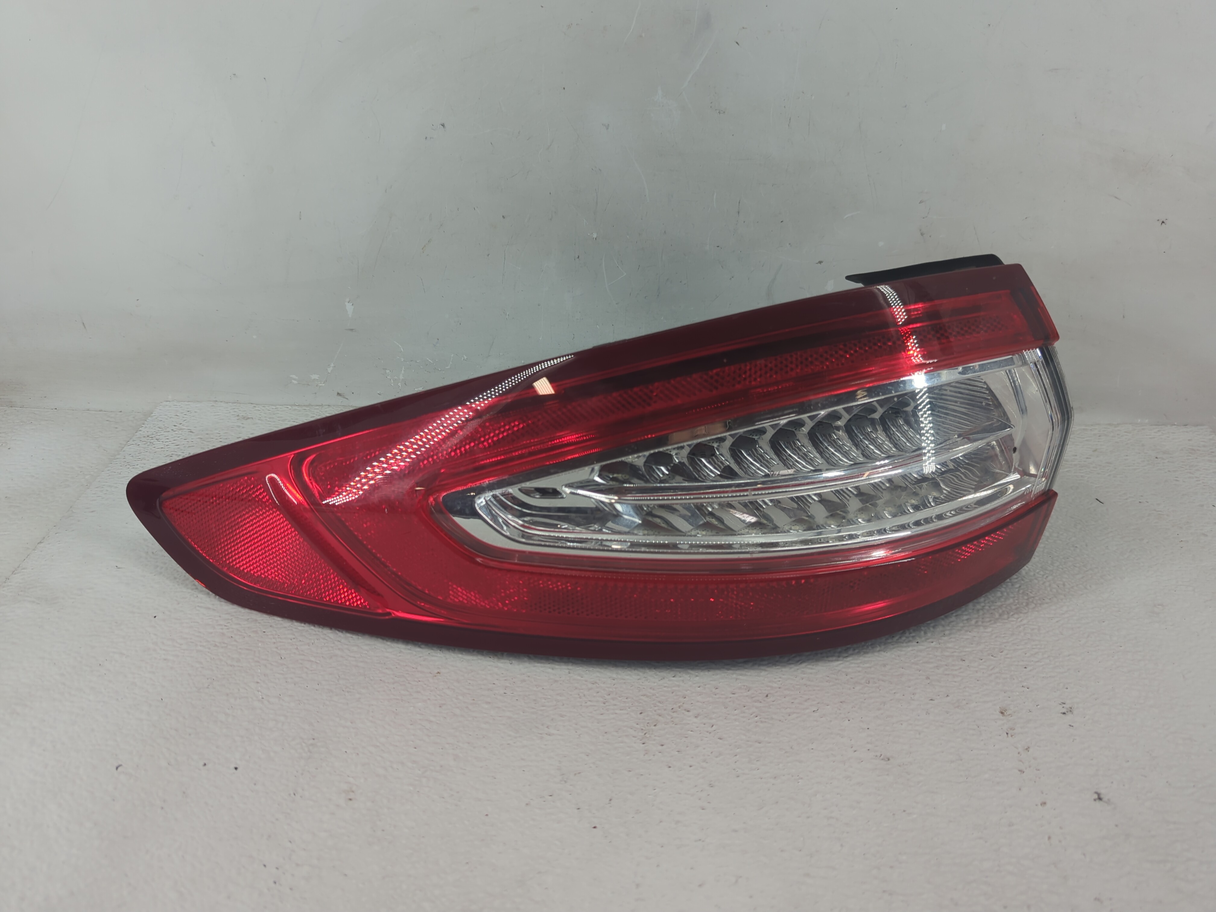 2013-2016 Ford Fusion Driver Left Side Tail Light Taillight Oem 1211267 - Oemusedautoparts1.com