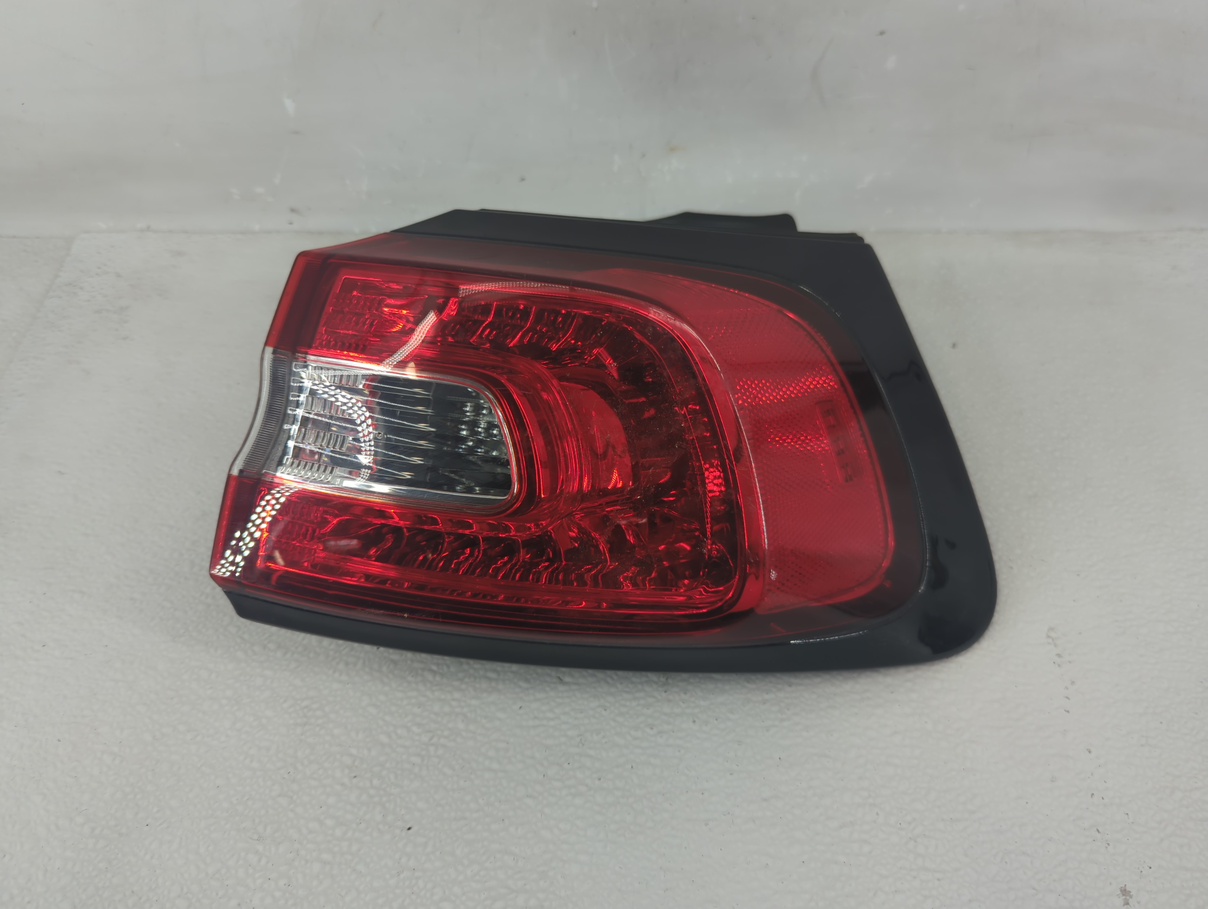 2014-2018 Jeep Cherokee Passenger Right Side Tail Light Taillight Oem 1211440 - Oemusedautoparts1.com
