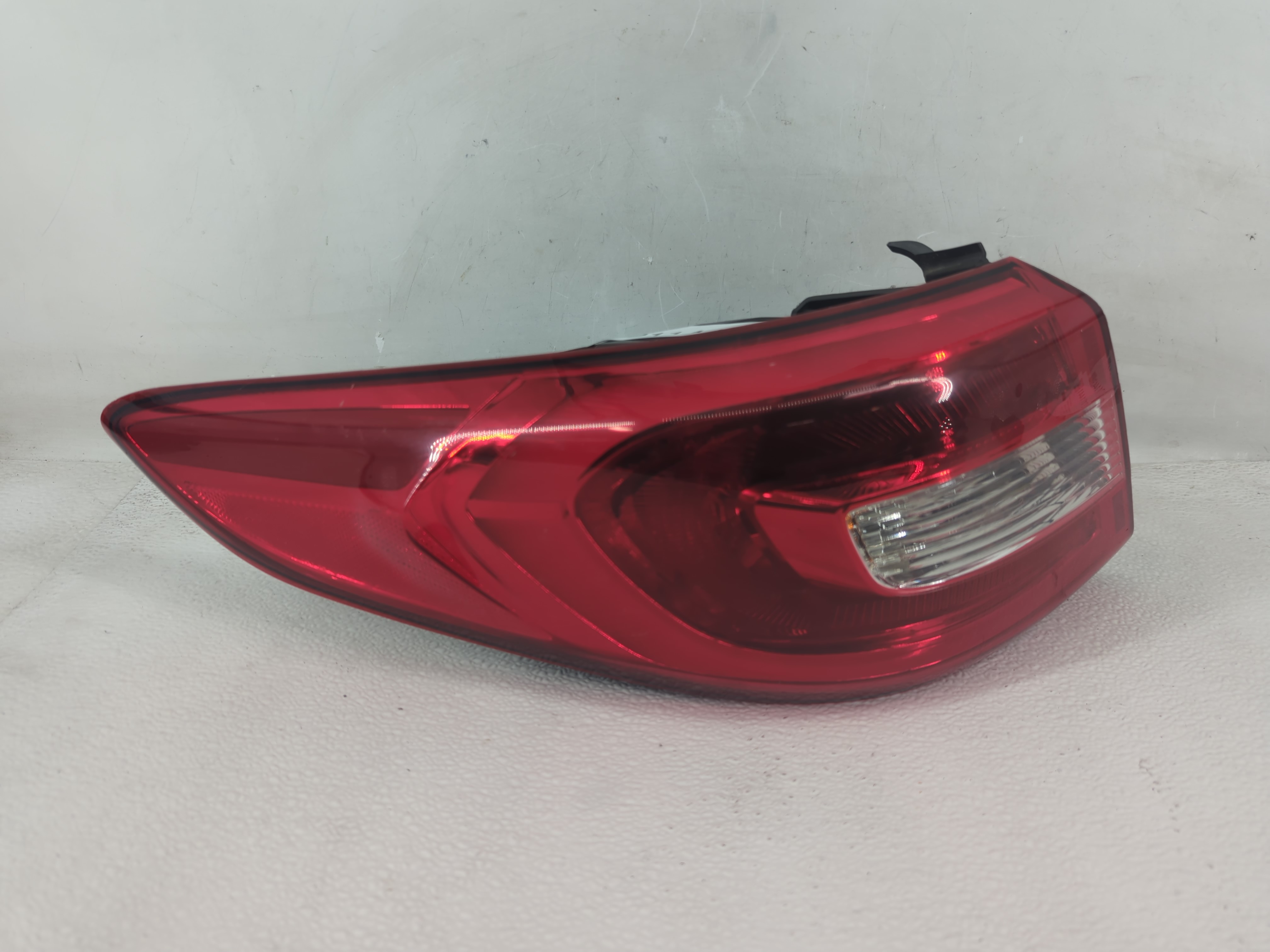 2015-2017 Hyundai Sonata Driver Left Side Tail Light Taillight Oem 1211442 - Oemusedautoparts1.com