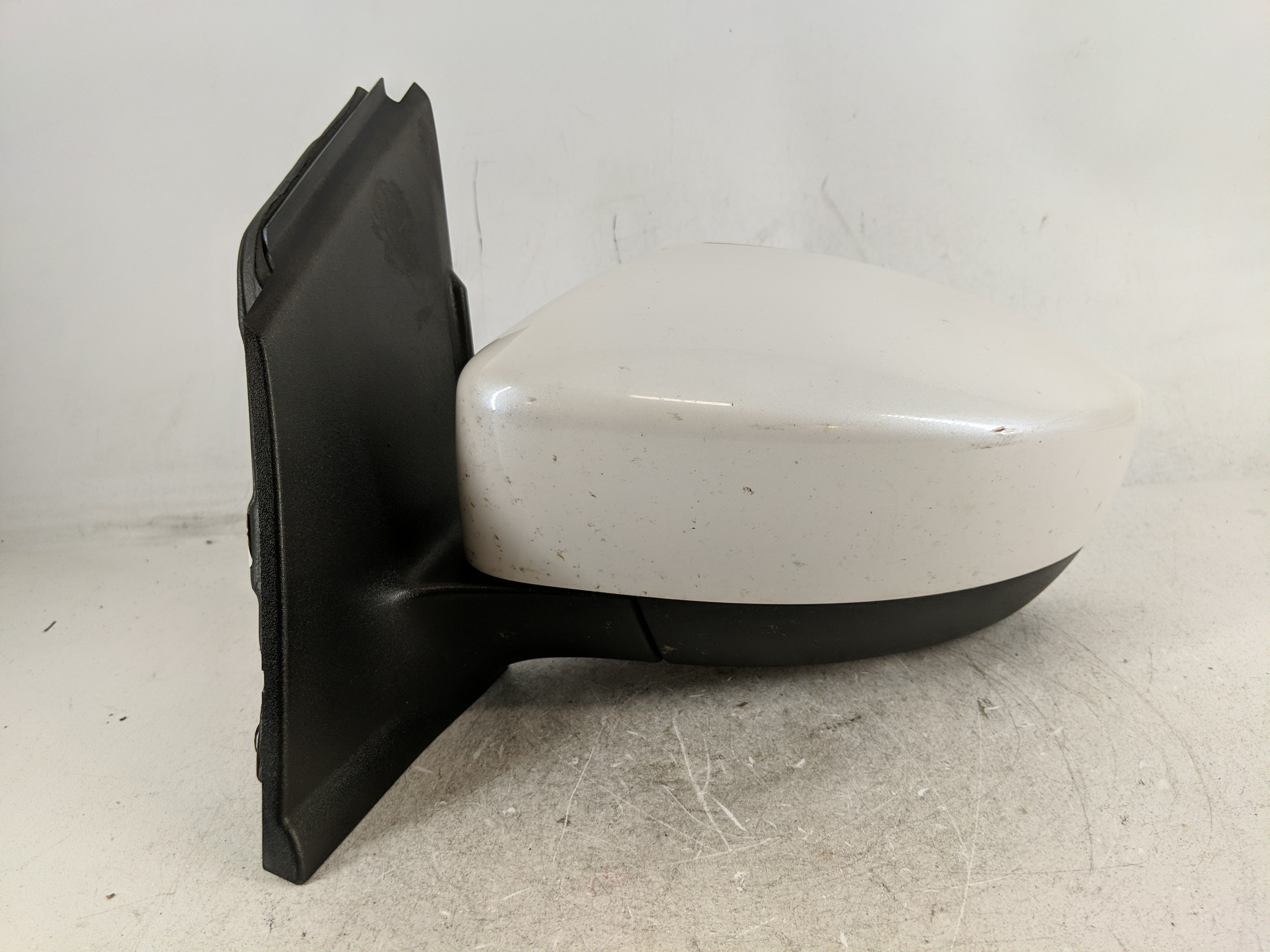 2017-2019 Ford Escape Driver Left Side View Power Door Mirror White 1211480 - Oemusedautoparts1.com