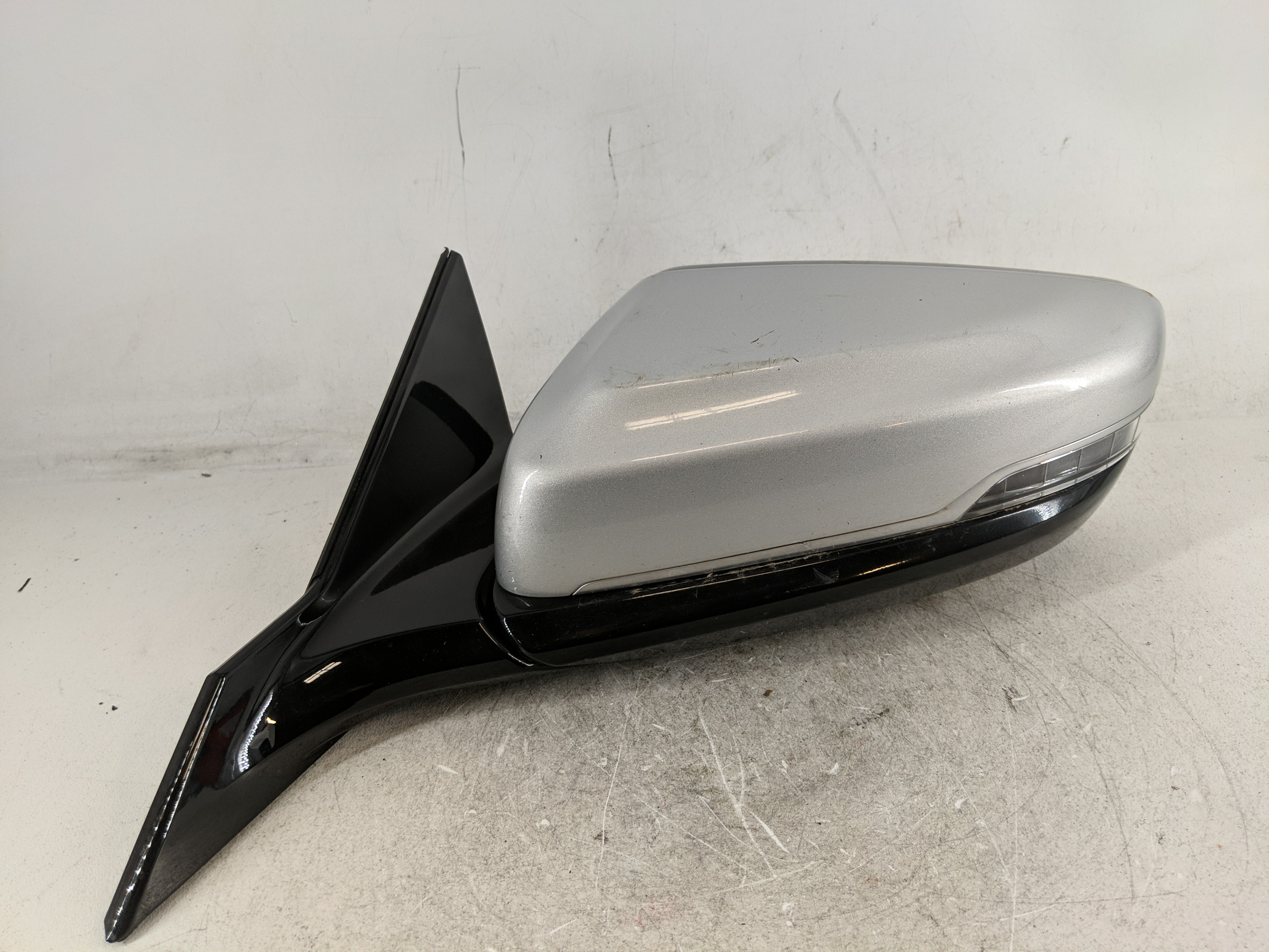 2015-2019 Cadillac Cts Driver Left Side View Power Door Mirror Silver 1211481 - Oemusedautoparts1.com