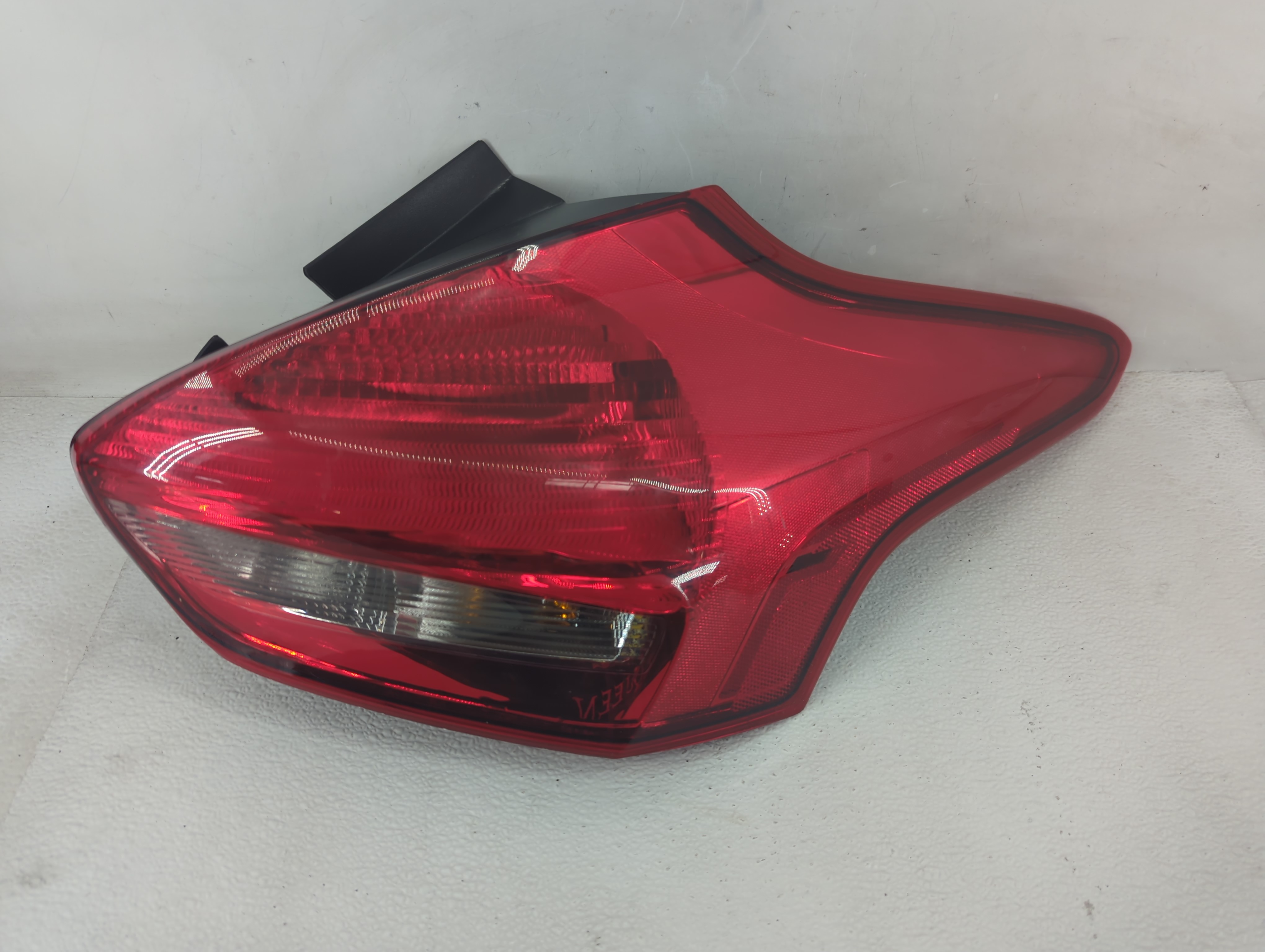 2015-2018 Ford Focus Passenger Right Side Tail Light Taillight Oem 1211510 - Oemusedautoparts1.com