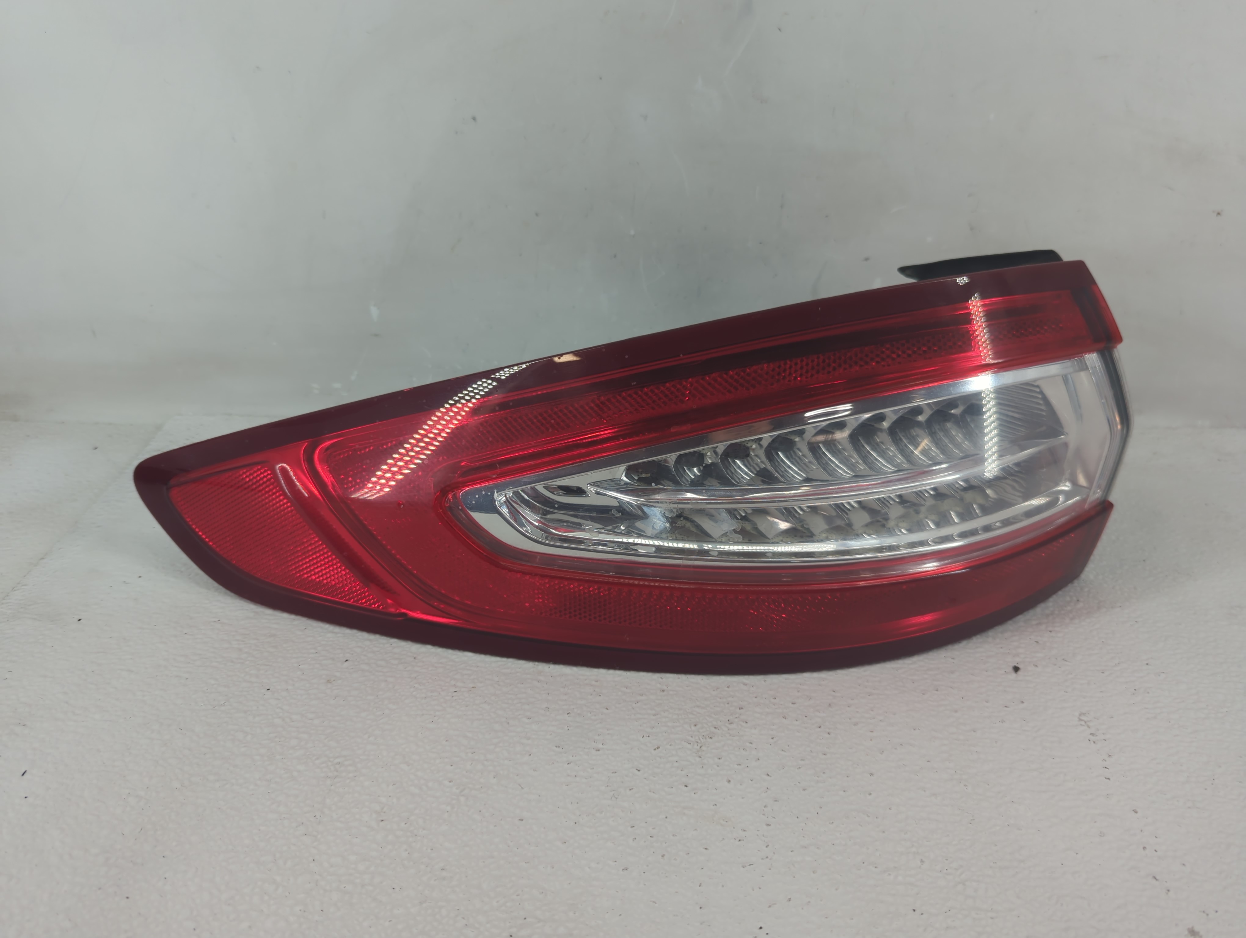2013-2016 Ford Fusion Driver Left Side Tail Light Taillight Oem 1211517 - Oemusedautoparts1.com