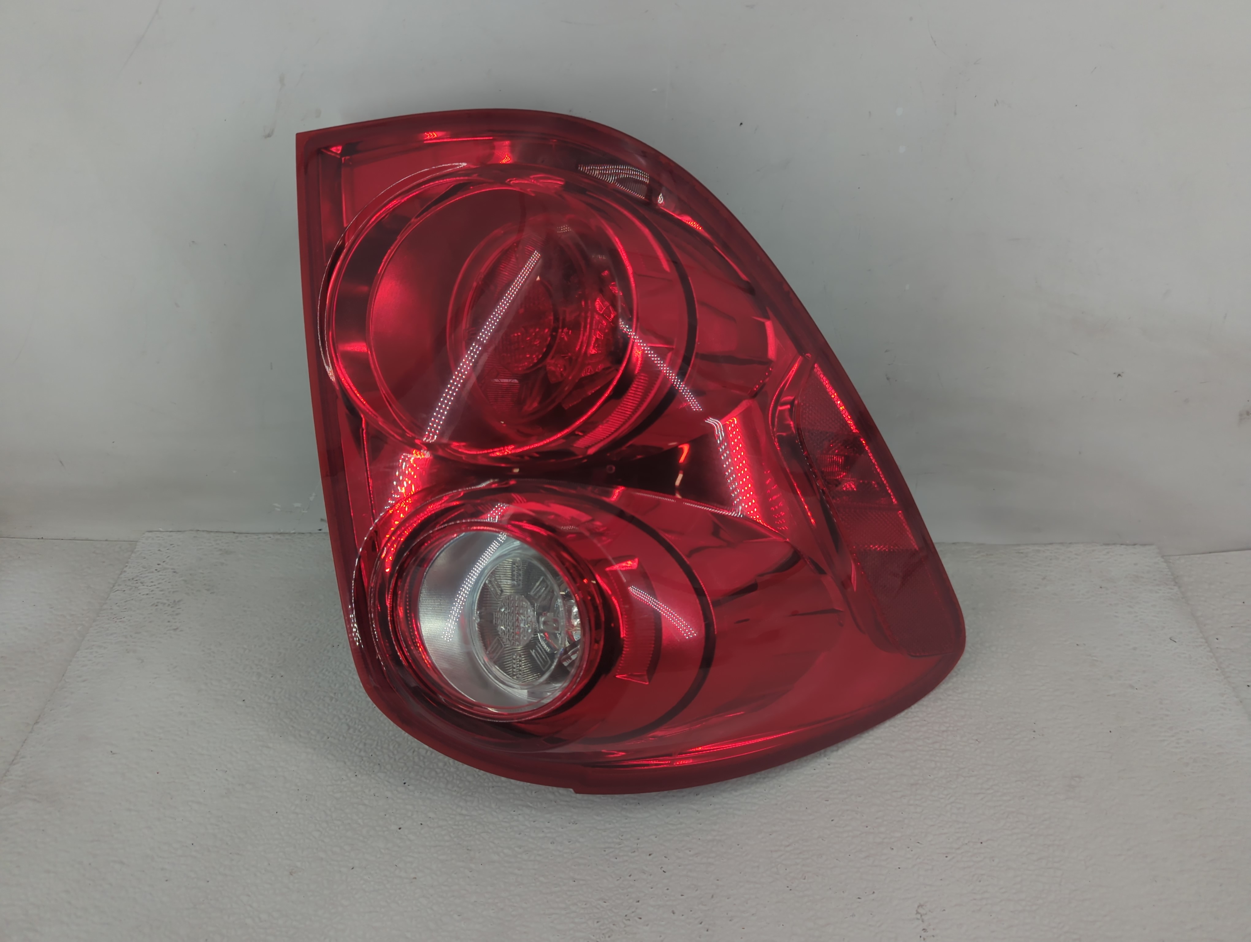 2010-2015 Chevrolet Equinox Driver Left Side Tail Light Taillight Oem 1211522 - Oemusedautoparts1.com