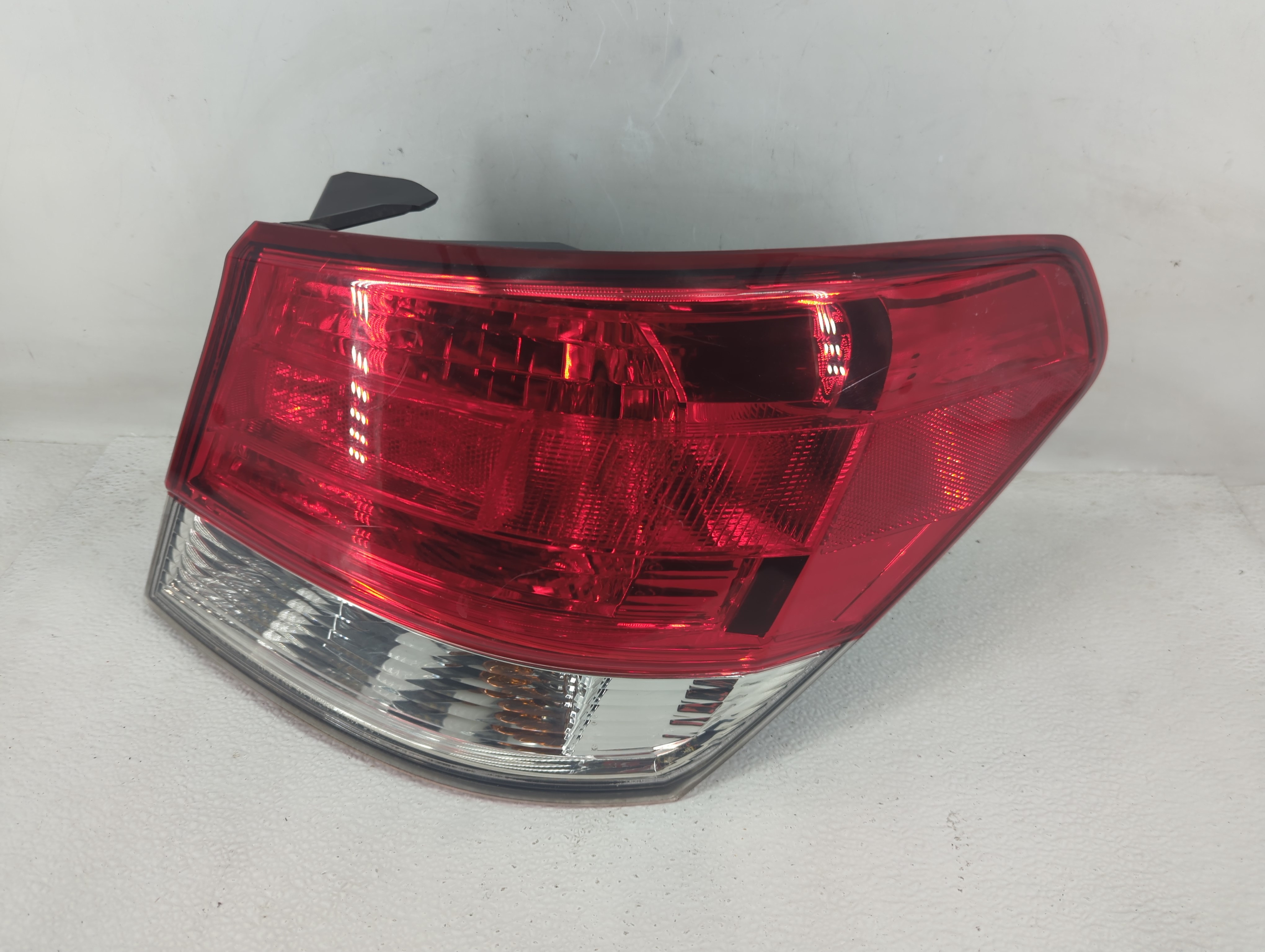 2010-2014 Subaru Legacy Passenger Right Side Tail Light Taillight Oem 1211527 - Oemusedautoparts1.com
