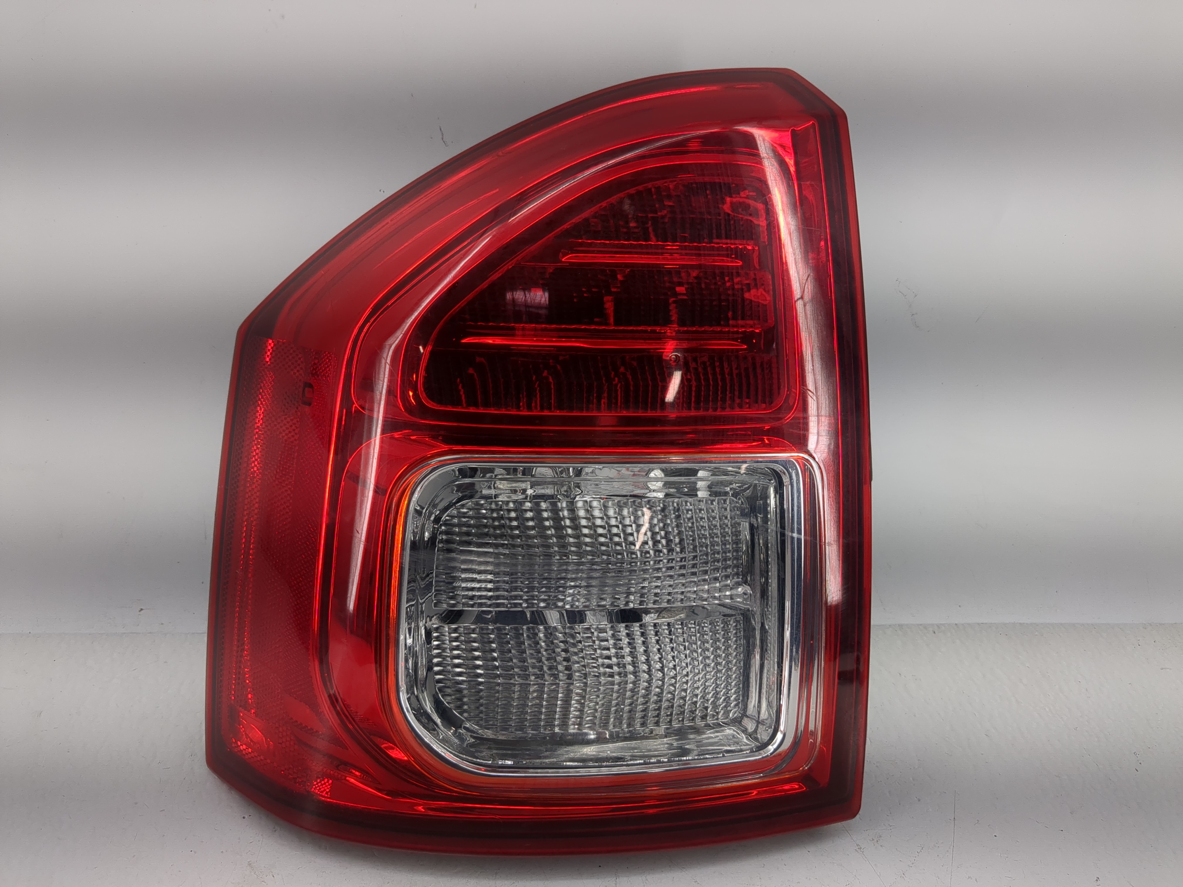 2011-2013 Jeep Compass Driver Left Side Tail Light Taillight Oem 1211624 - Oemusedautoparts1.com
