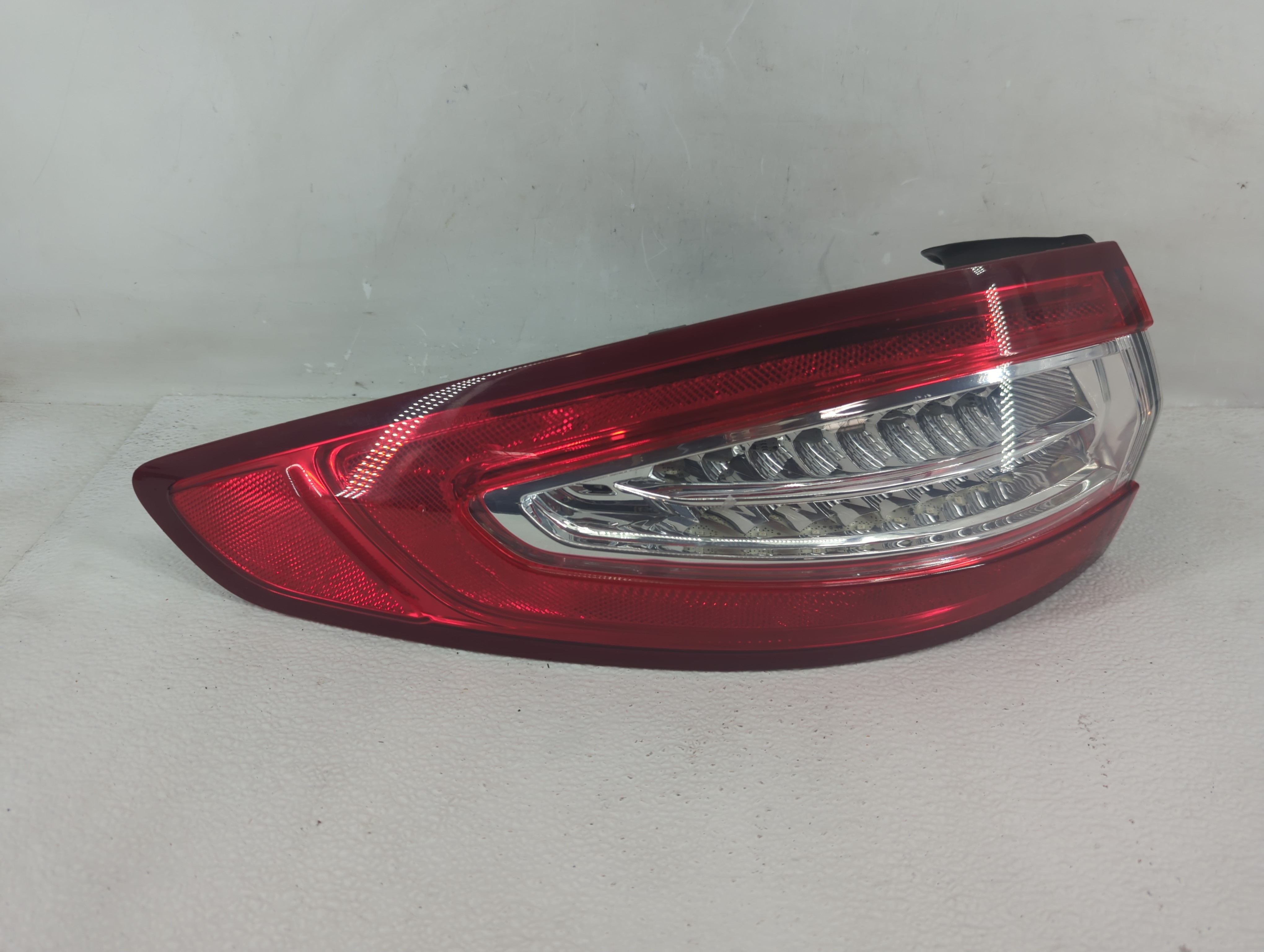 2013-2016 Ford Fusion Driver Left Side Tail Light Taillight Oem 1211630 - Oemusedautoparts1.com