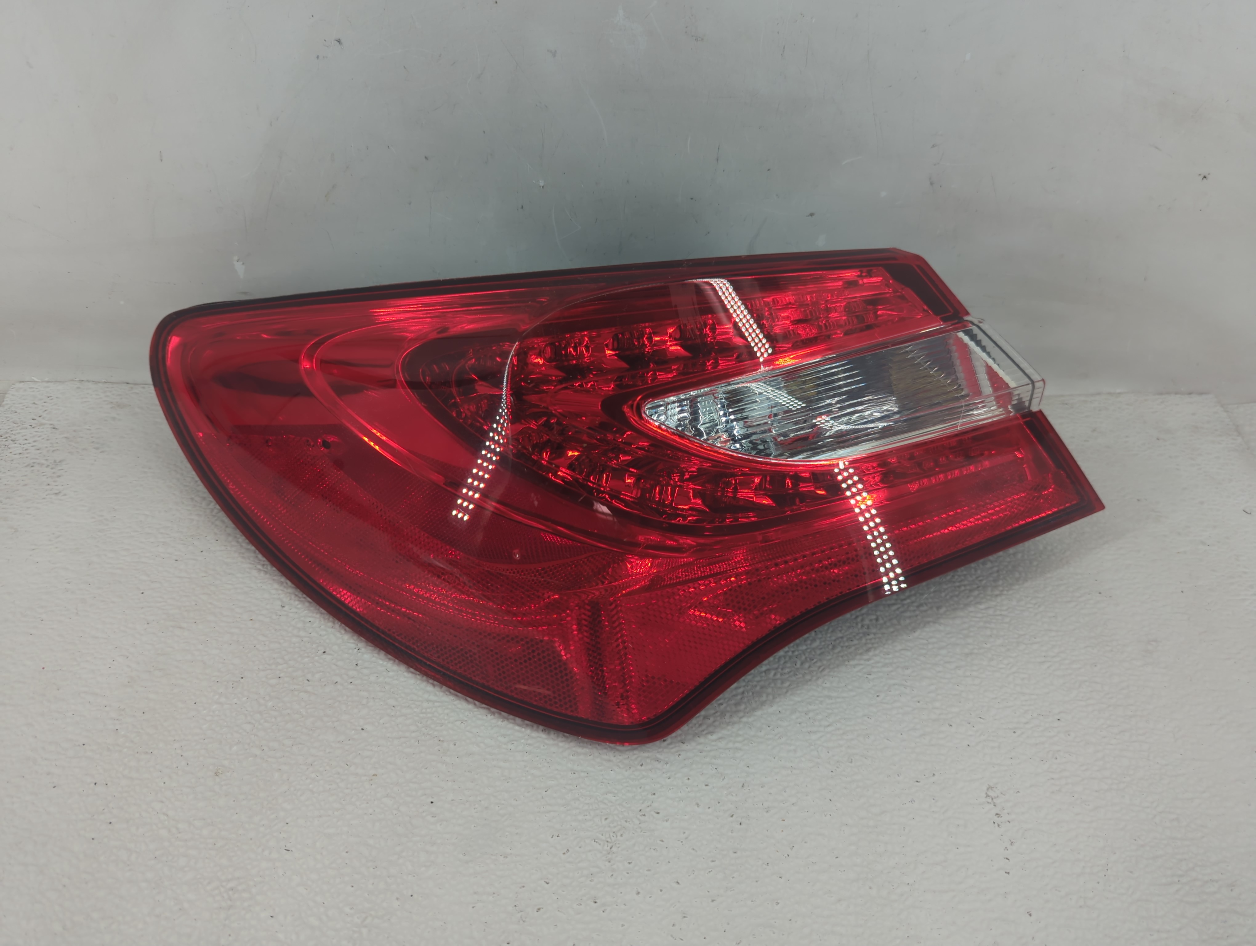 2011-2014 Chrysler 200 Driver Left Side Tail Light Taillight Oem 1211632 - Oemusedautoparts1.com
