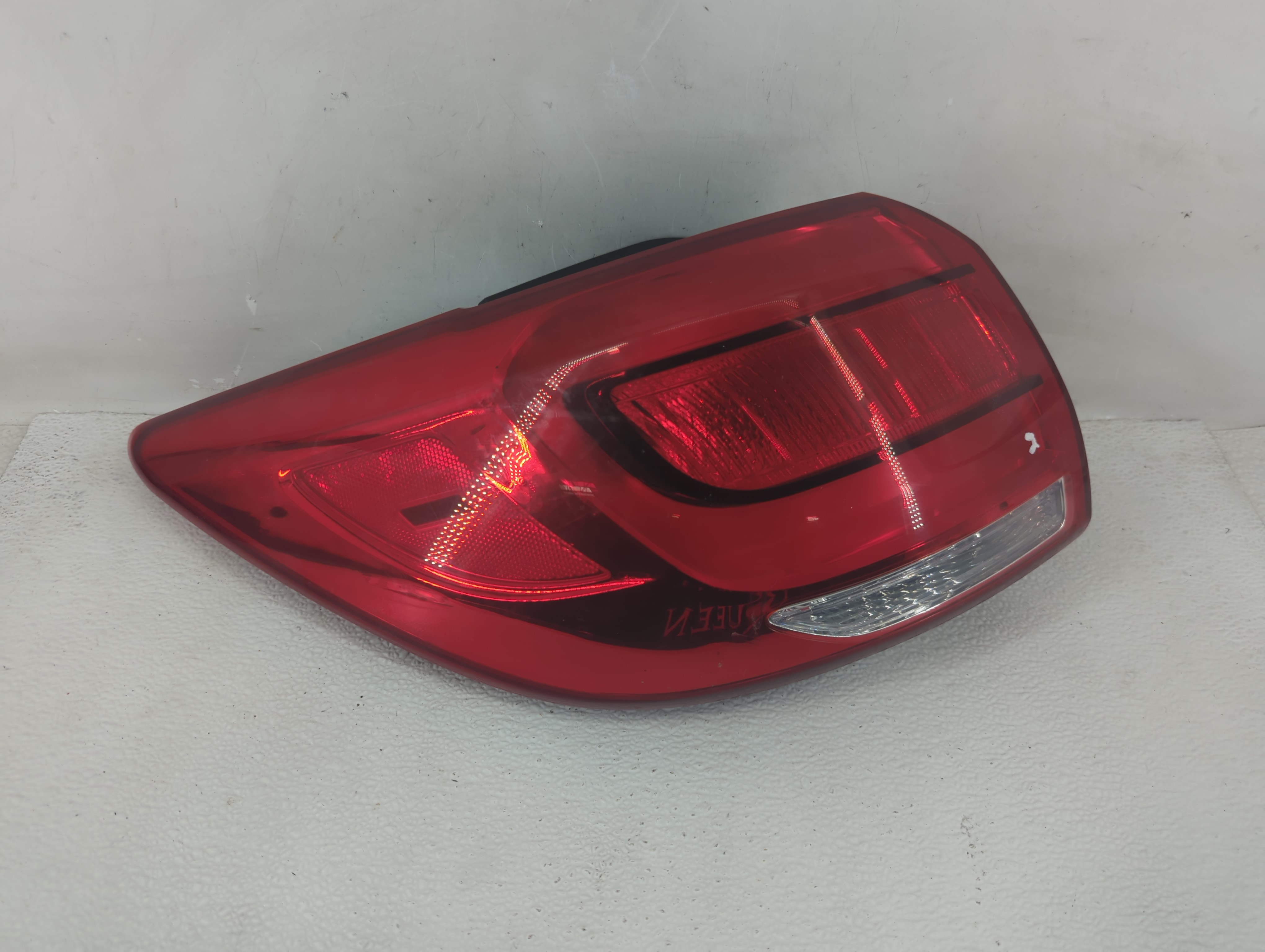 2014-2016 Kia Sportage Driver Left Side Tail Light Taillight Oem 1211633 - Oemusedautoparts1.com