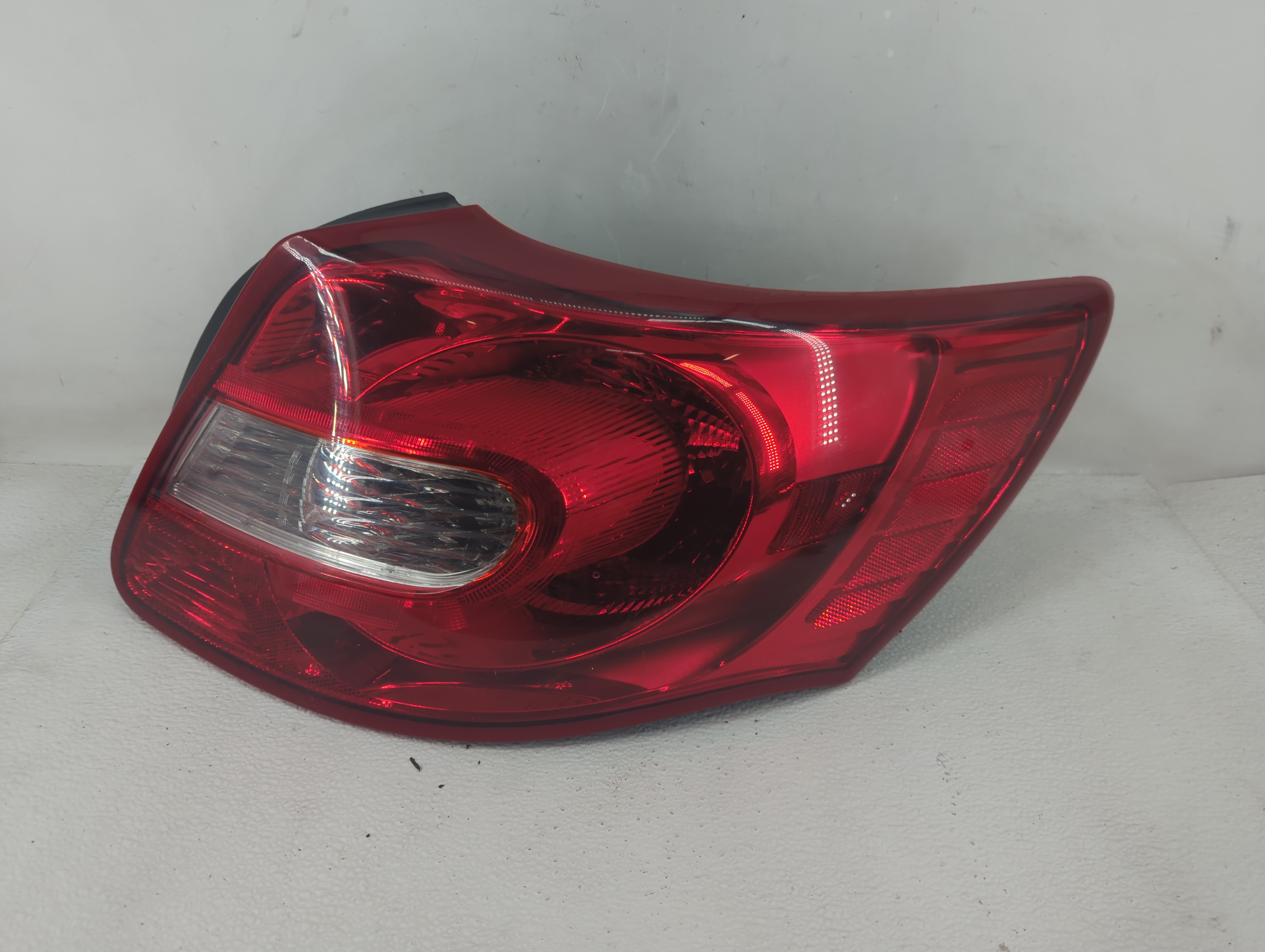 2010-2013 Suzuki Kizashi Passenger Right Side Tail Light Taillight Oem 1211636 - Oemusedautoparts1.com