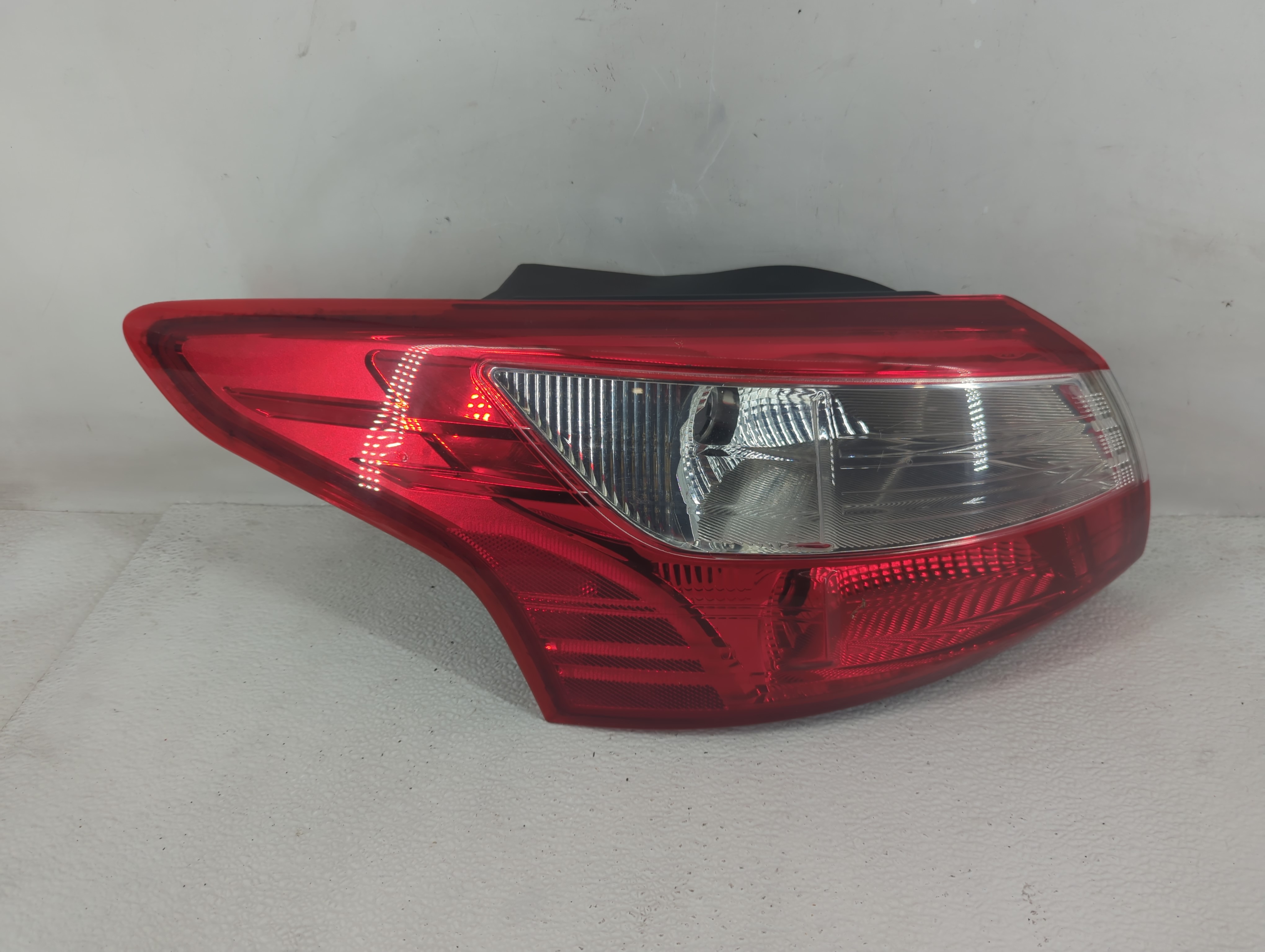 2012-2014 Ford Focus Driver Left Side Tail Light Taillight Oem 1211637 - Oemusedautoparts1.com