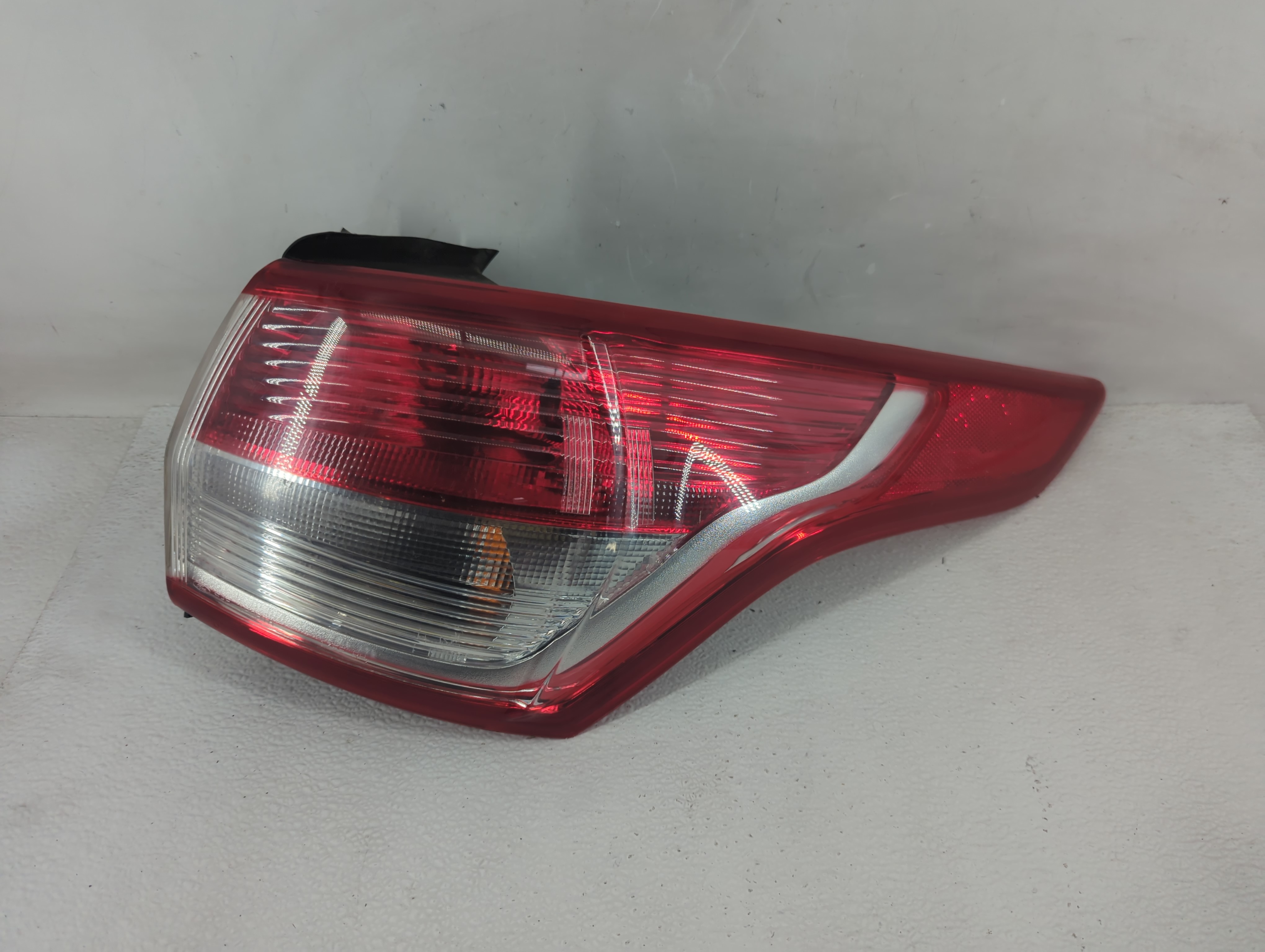 2013-2016 Ford Escape Passenger Right Side Tail Light Taillight Oem 1211638 - Oemusedautoparts1.com