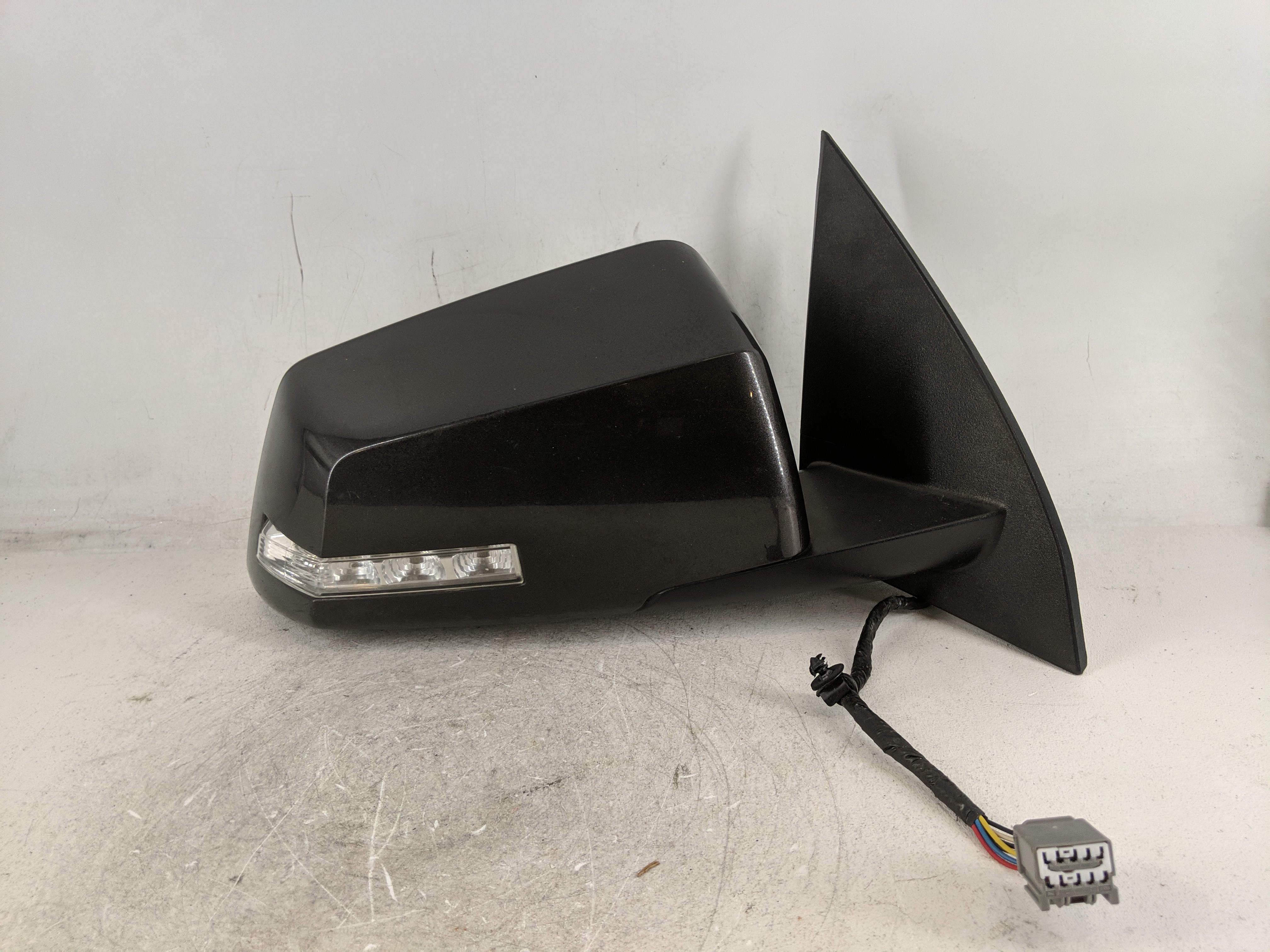 2015-2017 Chevrolet Traverse Passenger Right Side View Power Door Mirror 1211650 - Oemusedautoparts1.com